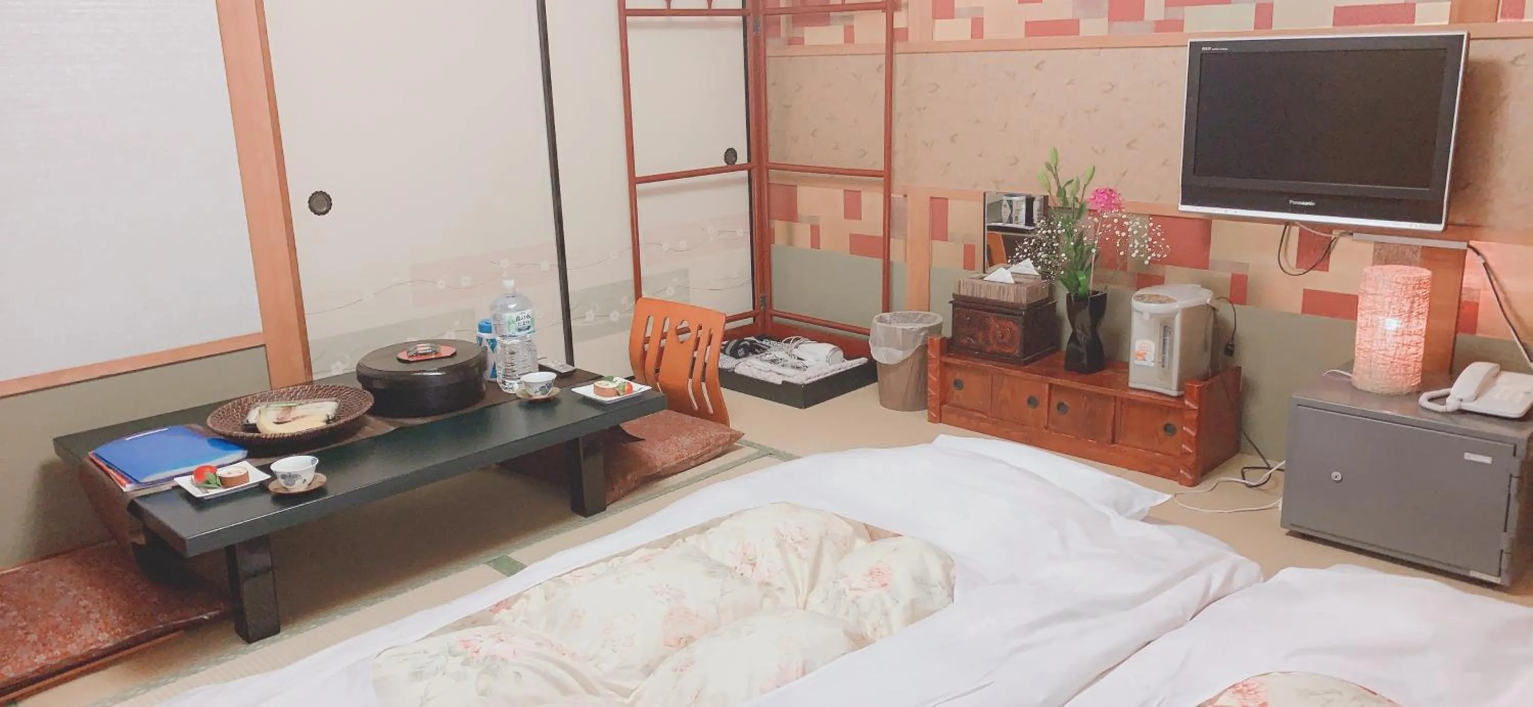 Photo of the whole room in Kyoto Ryokan Gion Sano