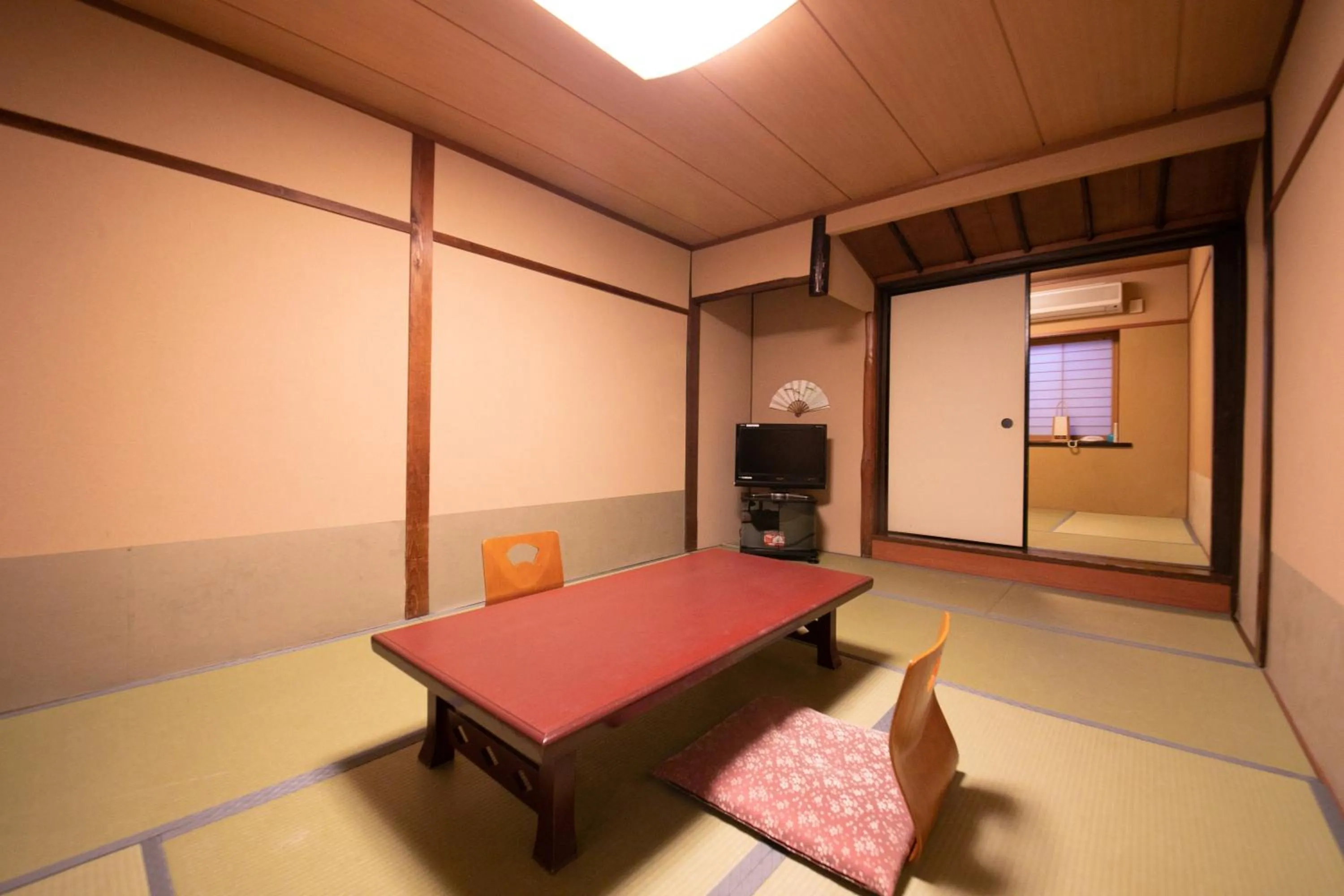 Photo of the whole room in Ohanabo
