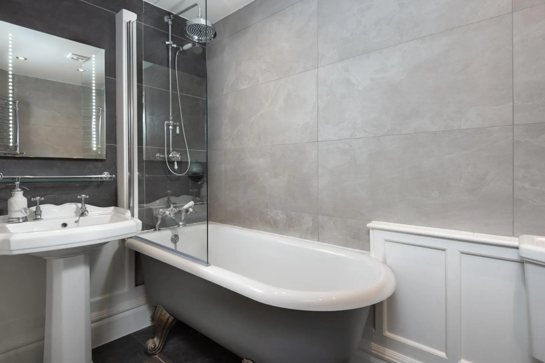 Bathroom in The King's Head