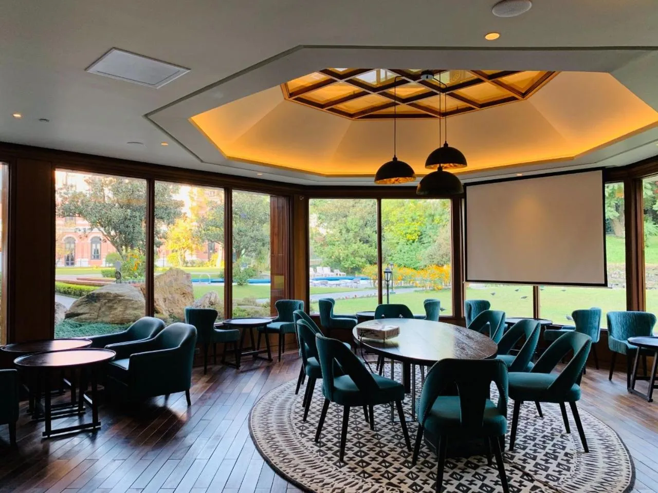 Restaurant/places to eat in Hotel Yak & Yeti