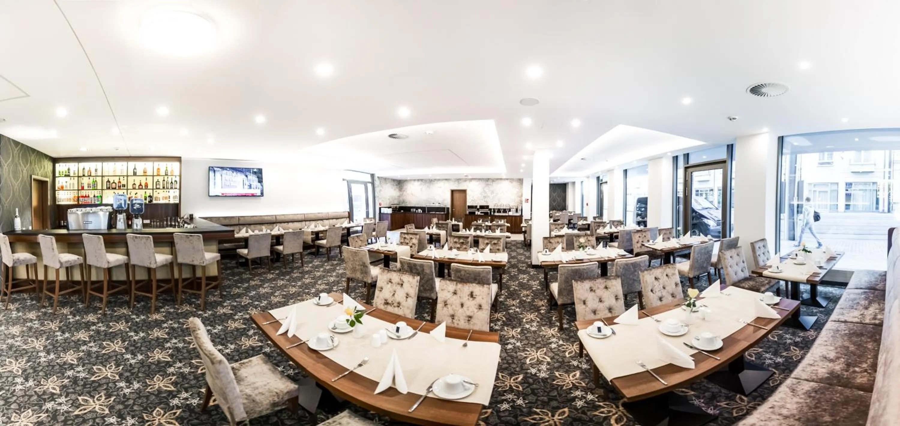 Buffet breakfast in Best Western Plus Royal Suites