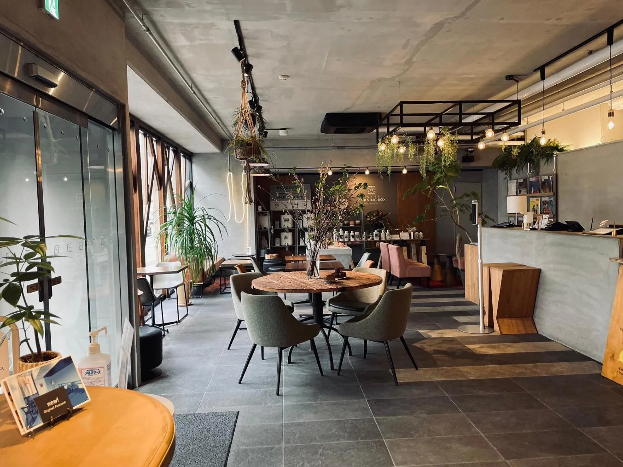 Restaurant/places to eat in Hotel Morning Box Osaka Shinsaibashi