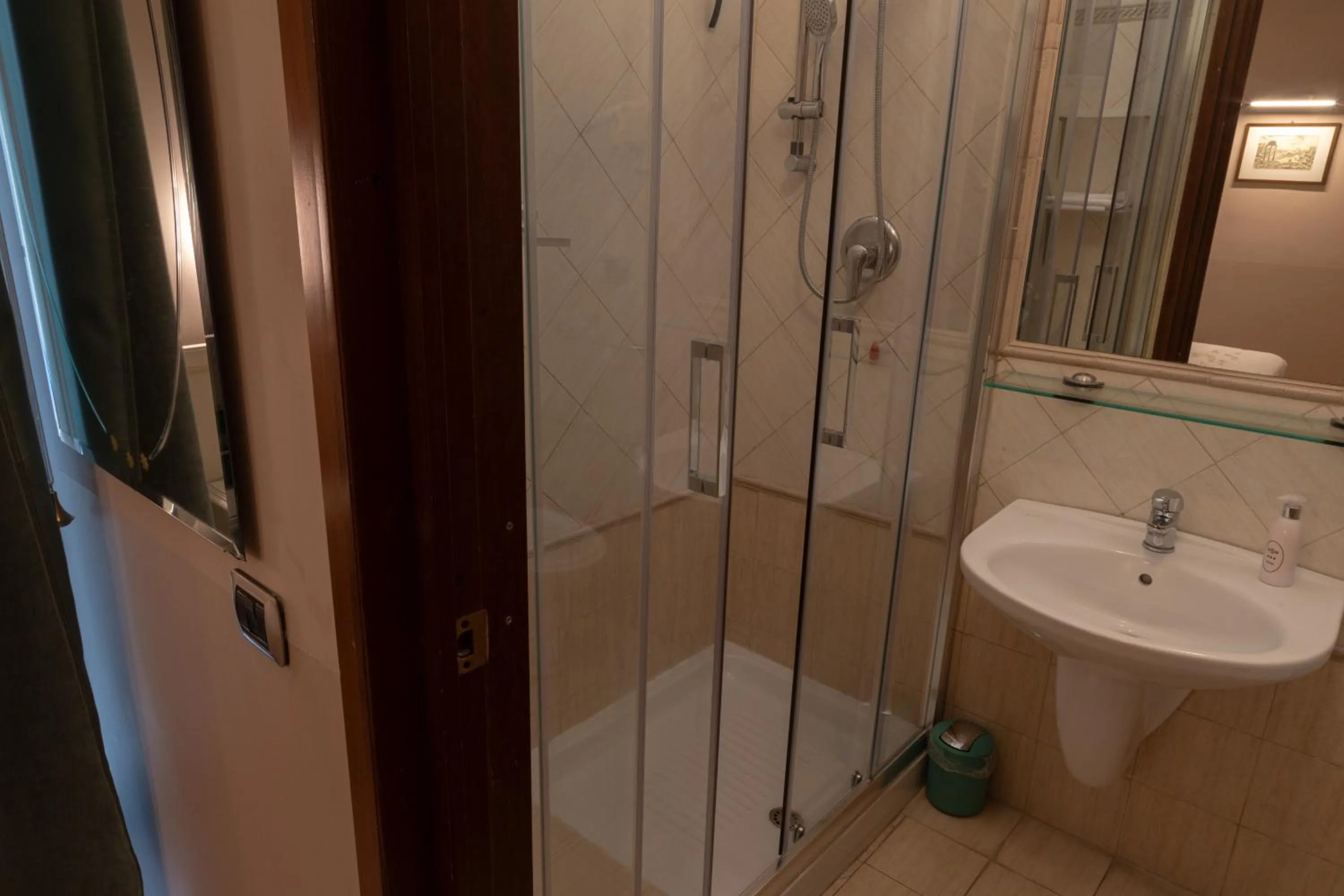 Shower in Hotel Santa Maura