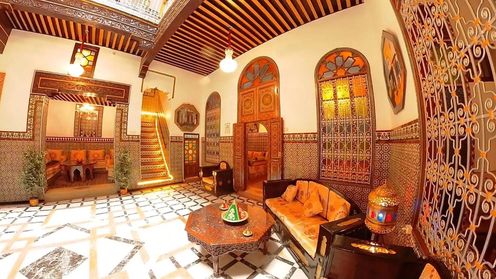 Lobby or reception in Riad Las Mil y una Noches 1 Tetuan