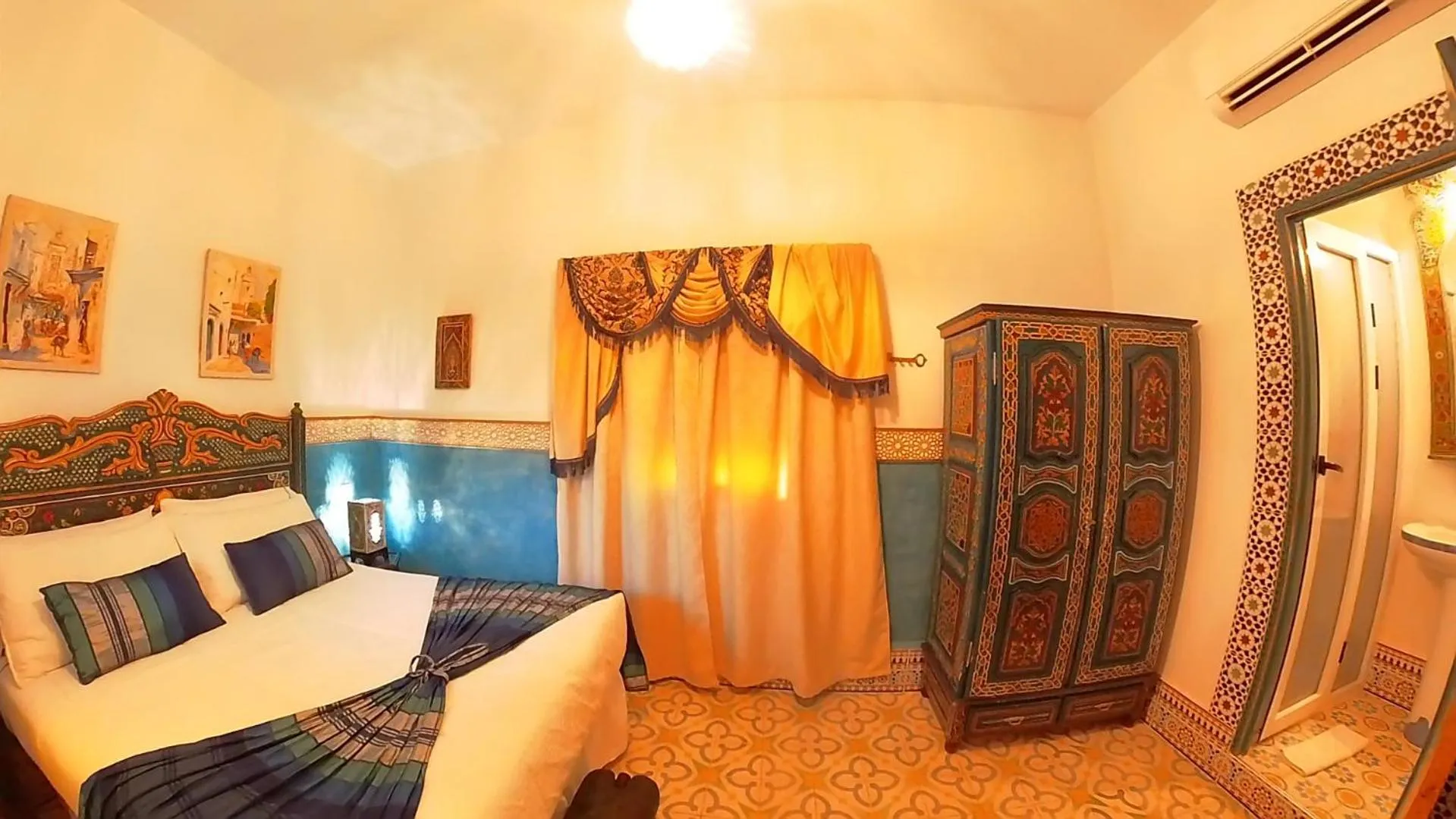 Bed in Riad Las Mil y una Noches 1 Tetuan