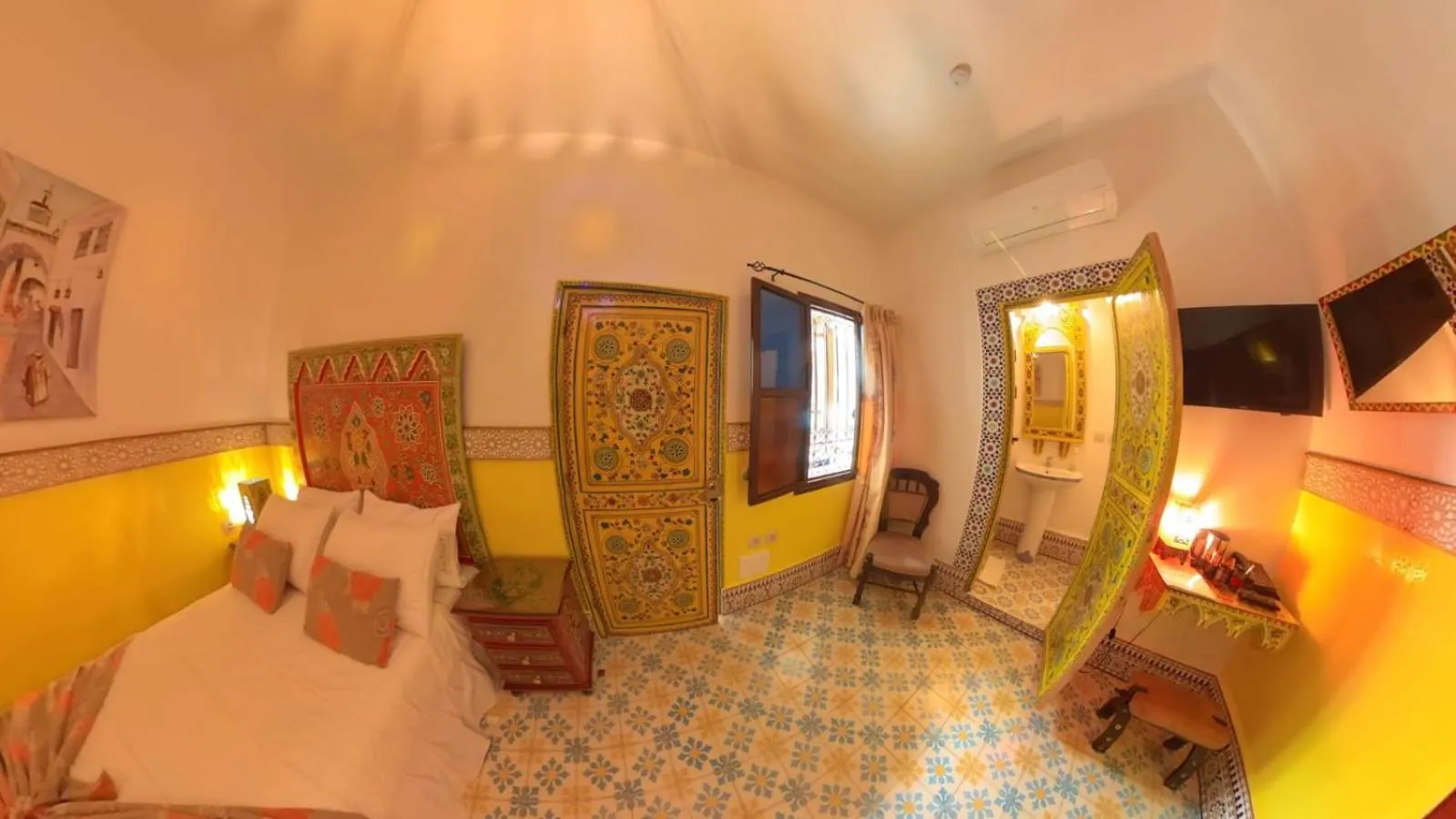 Bed in Riad Las Mil y una Noches 1 Tetuan