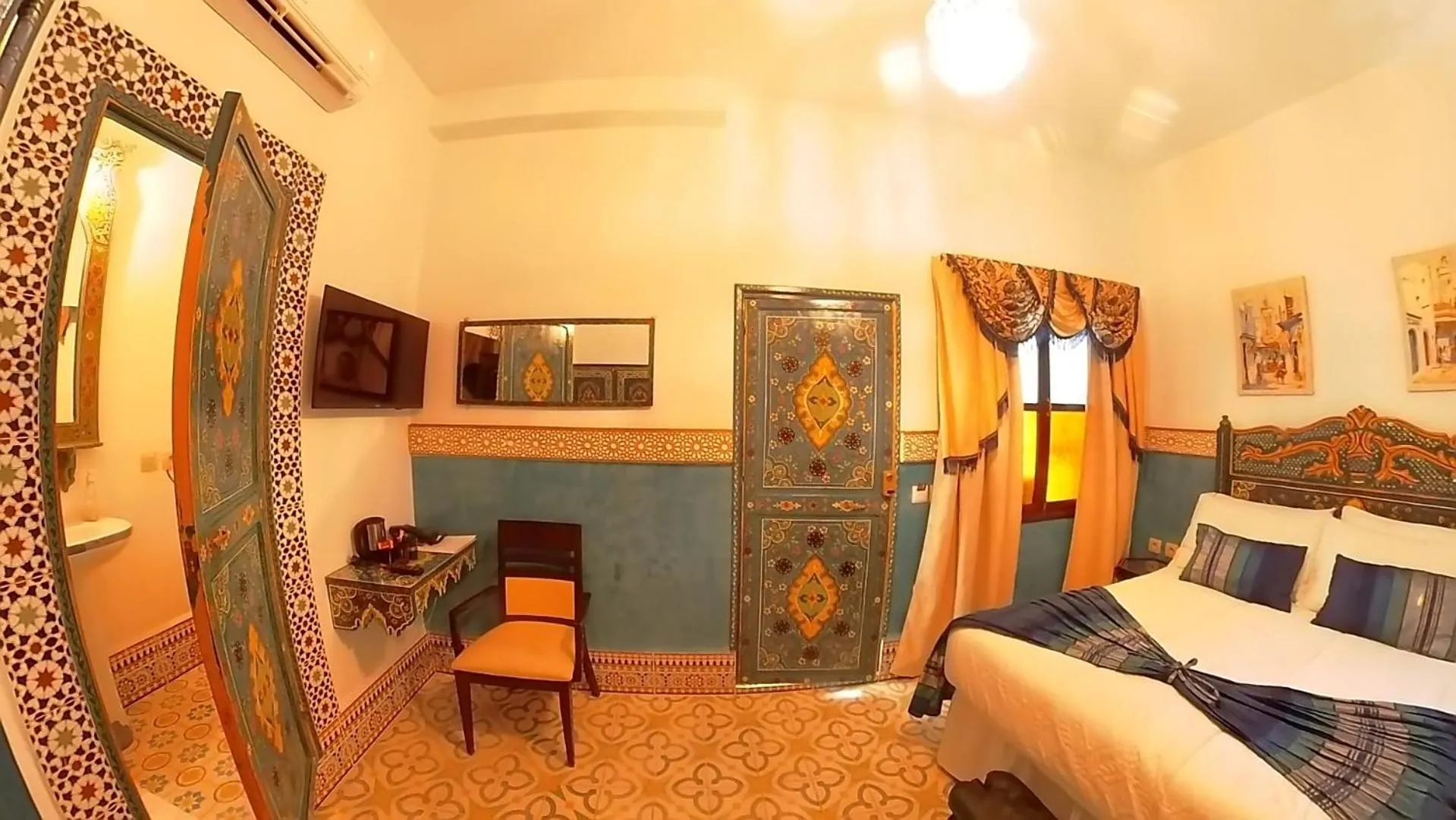 Bed in Riad Las Mil y una Noches 1 Tetuan