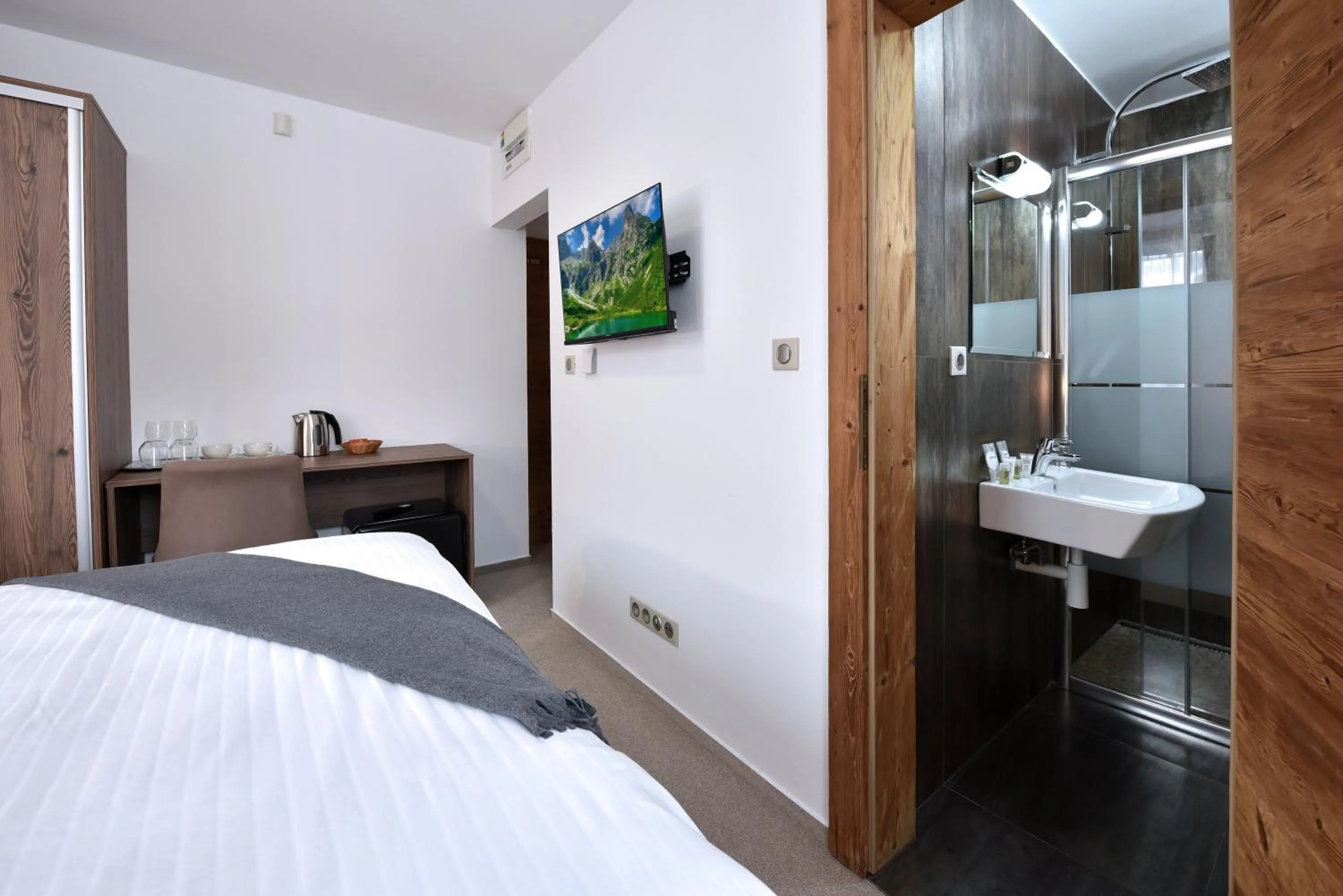 Bathroom, Bed in APLEND Hotel Kukučka