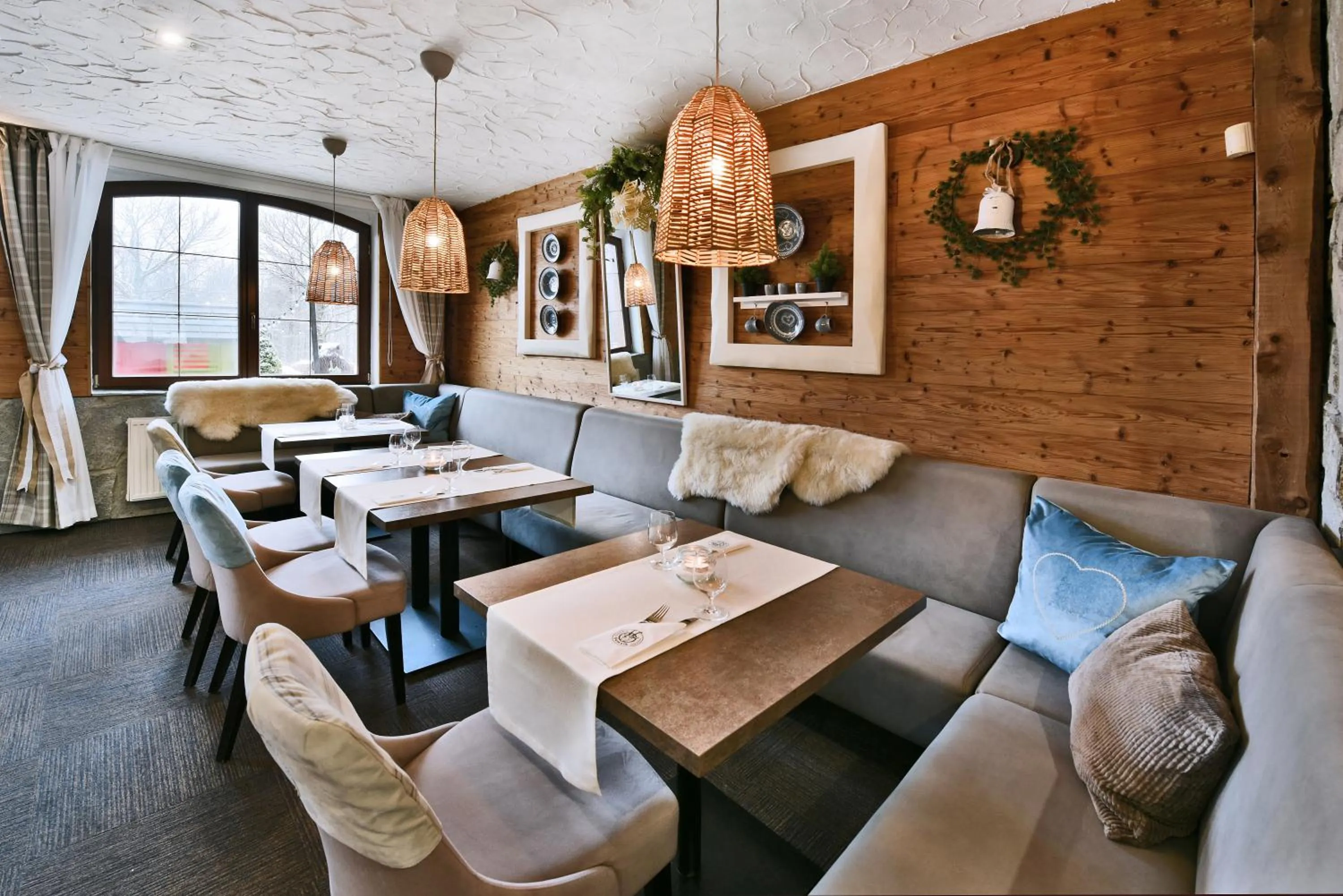 Restaurant/places to eat in APLEND Hotel Kukučka