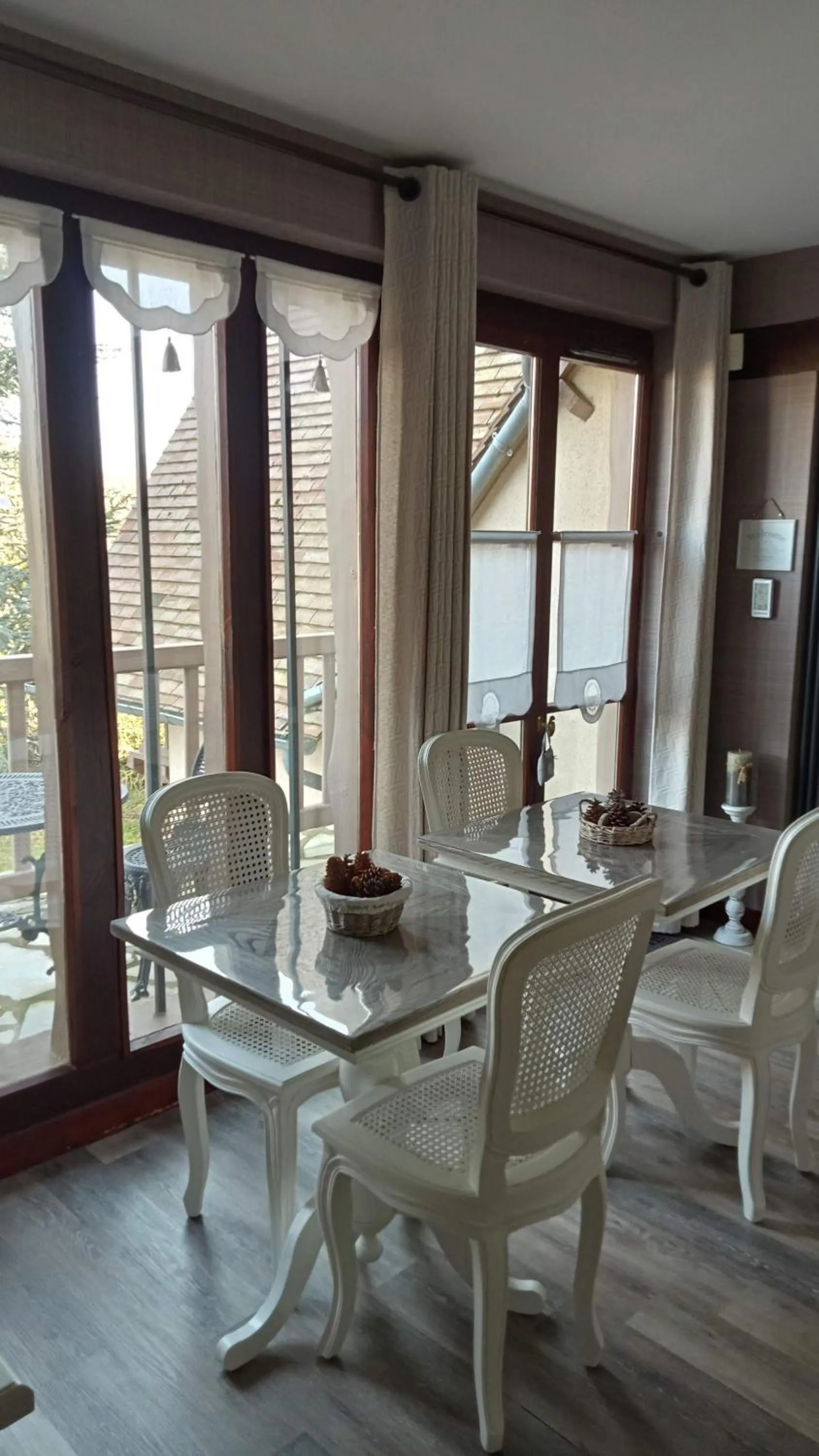 Breakfast in Couleurs du temps - pres Giverny