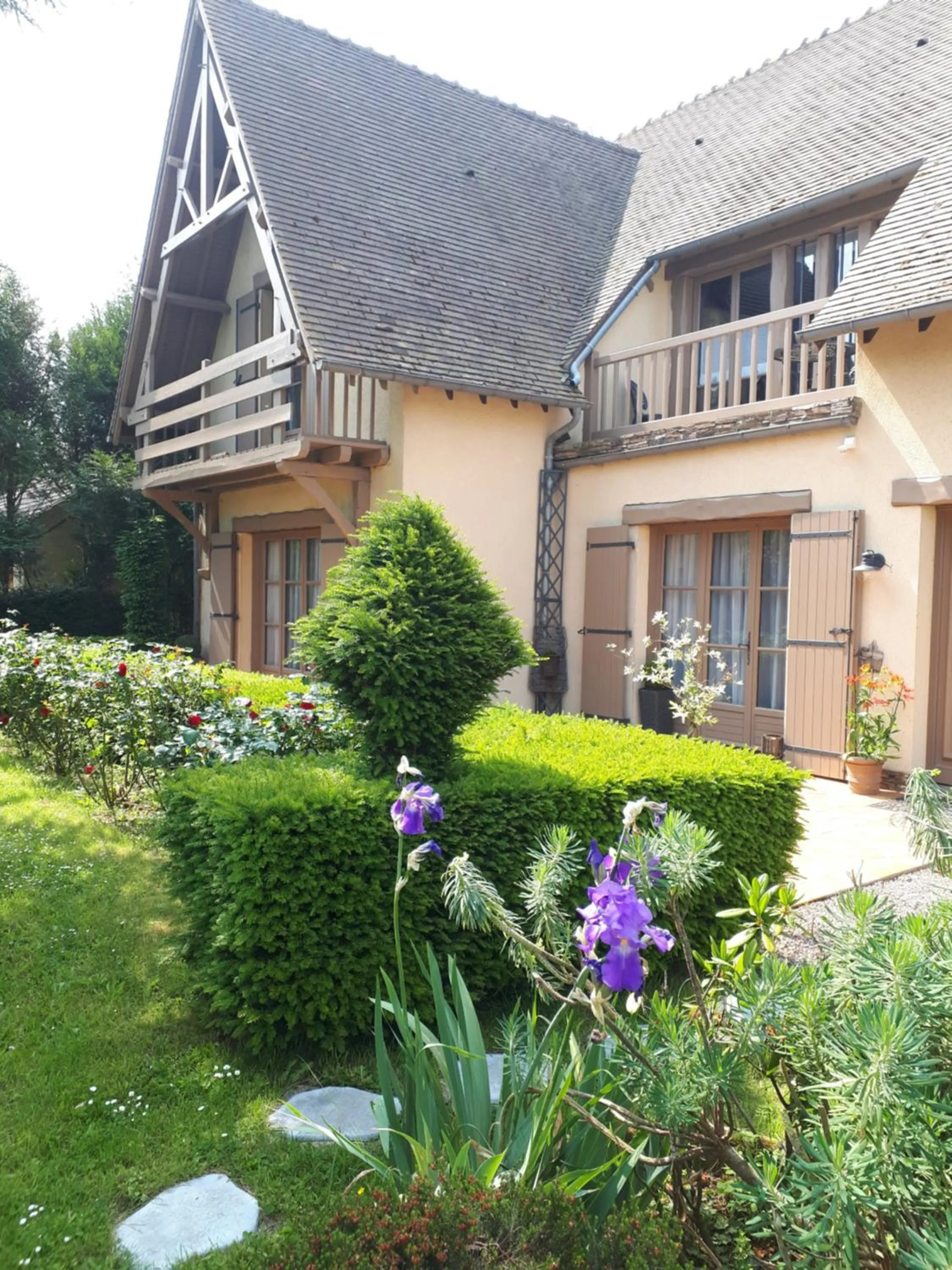 Property building in Couleurs du temps - pres Giverny