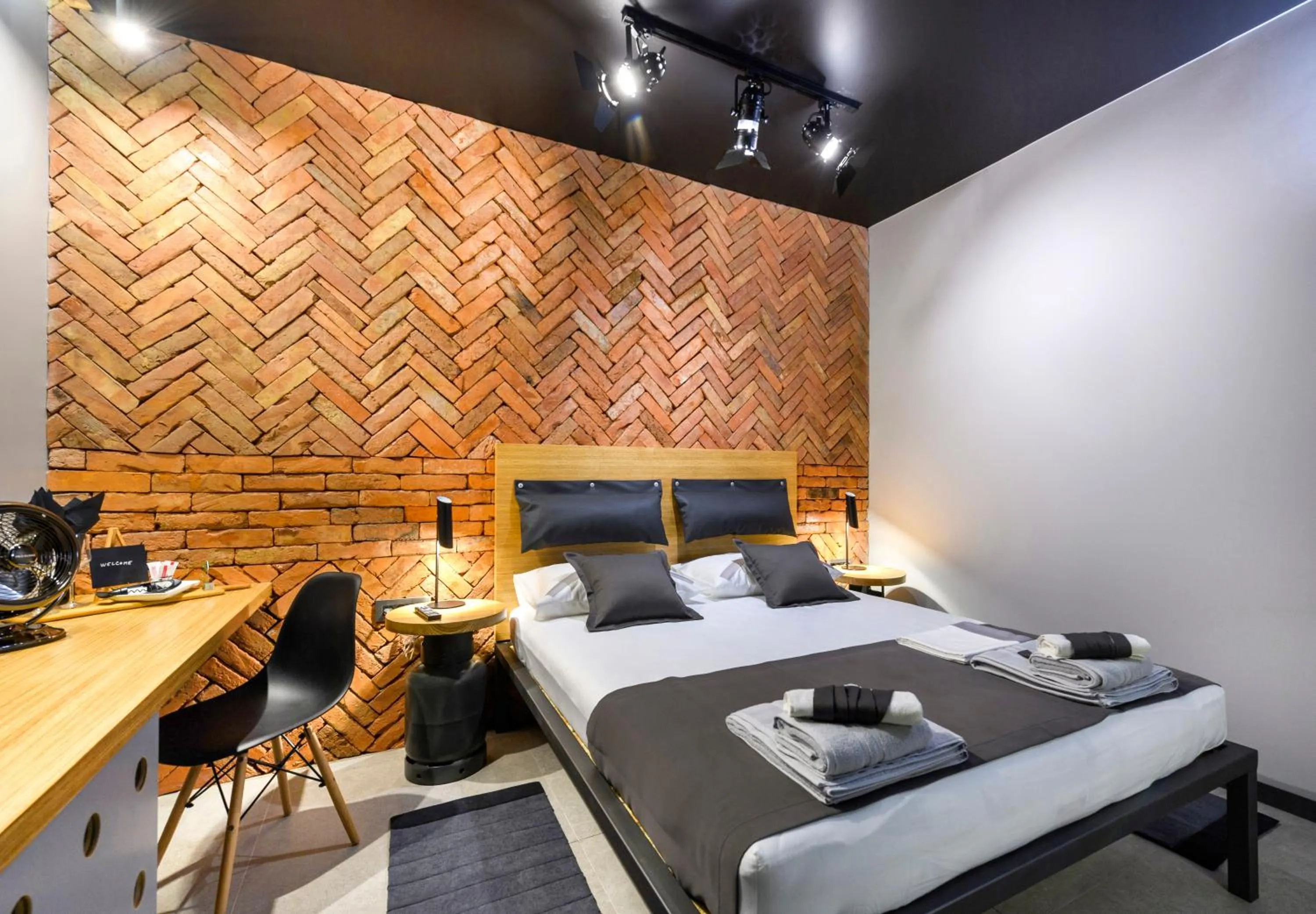 Bedroom in Split Industrial Design Rooms