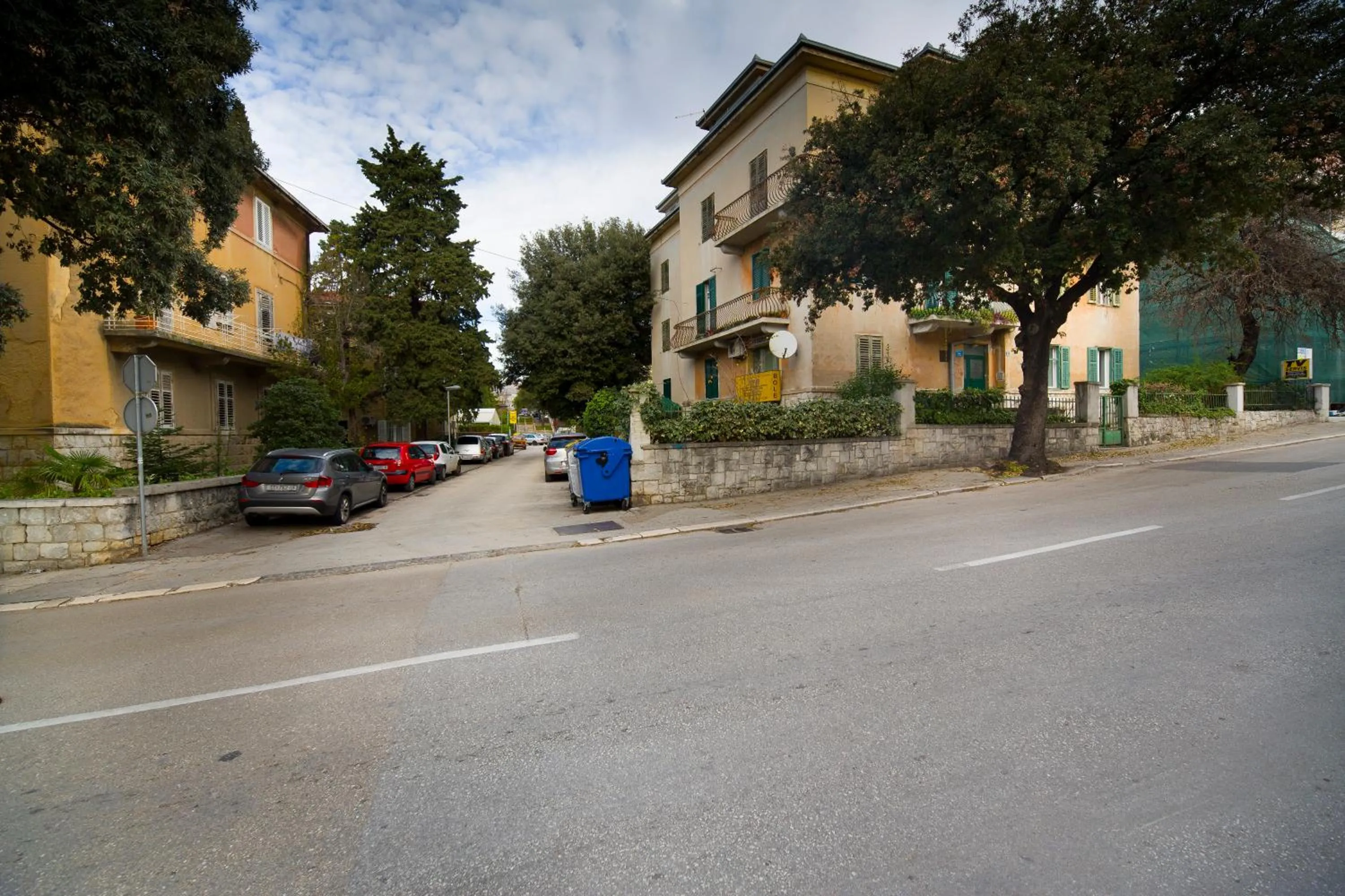 Facade/entrance in Split Industrial Design Rooms