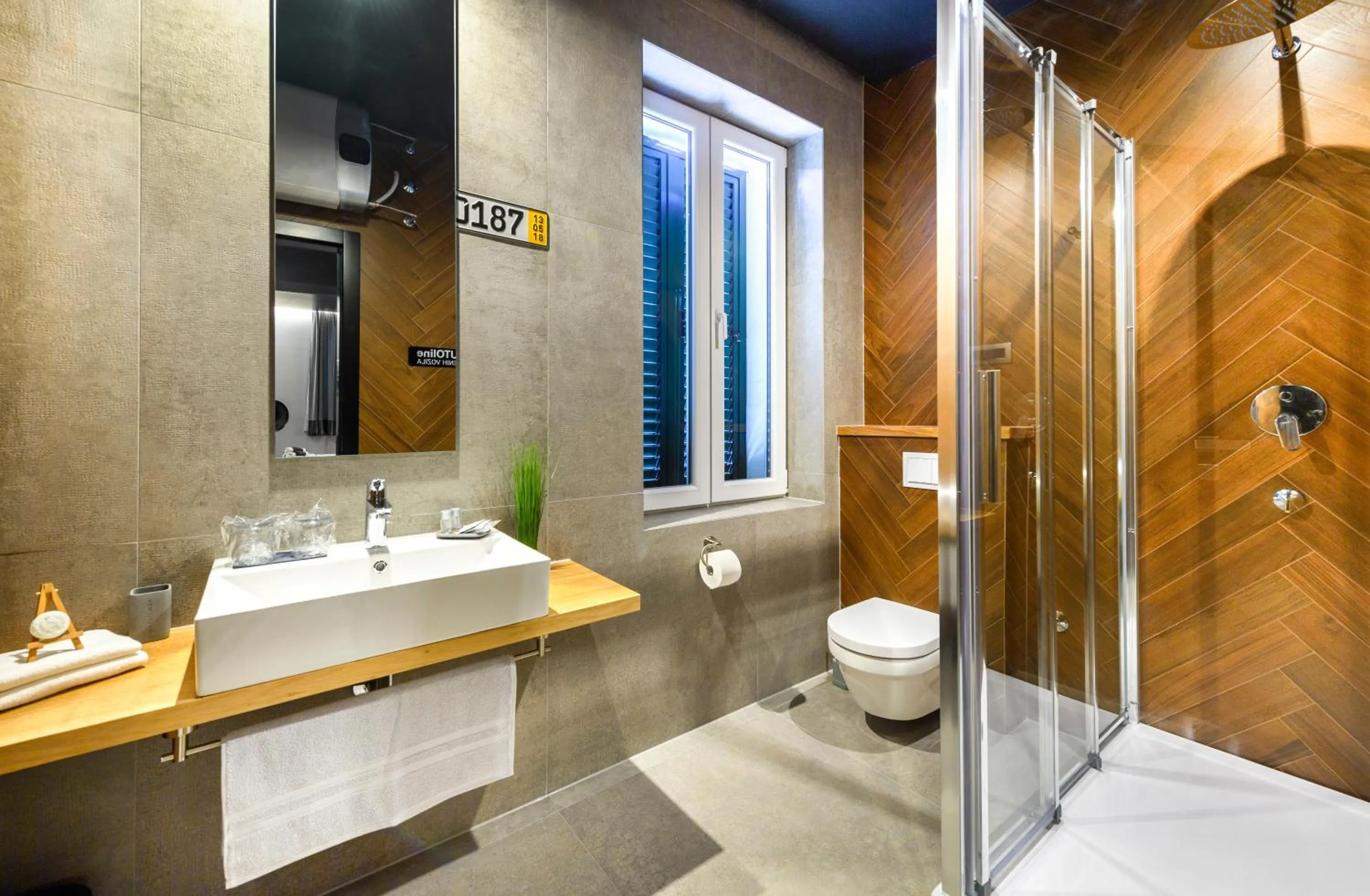 Bathroom in Split Industrial Design Rooms