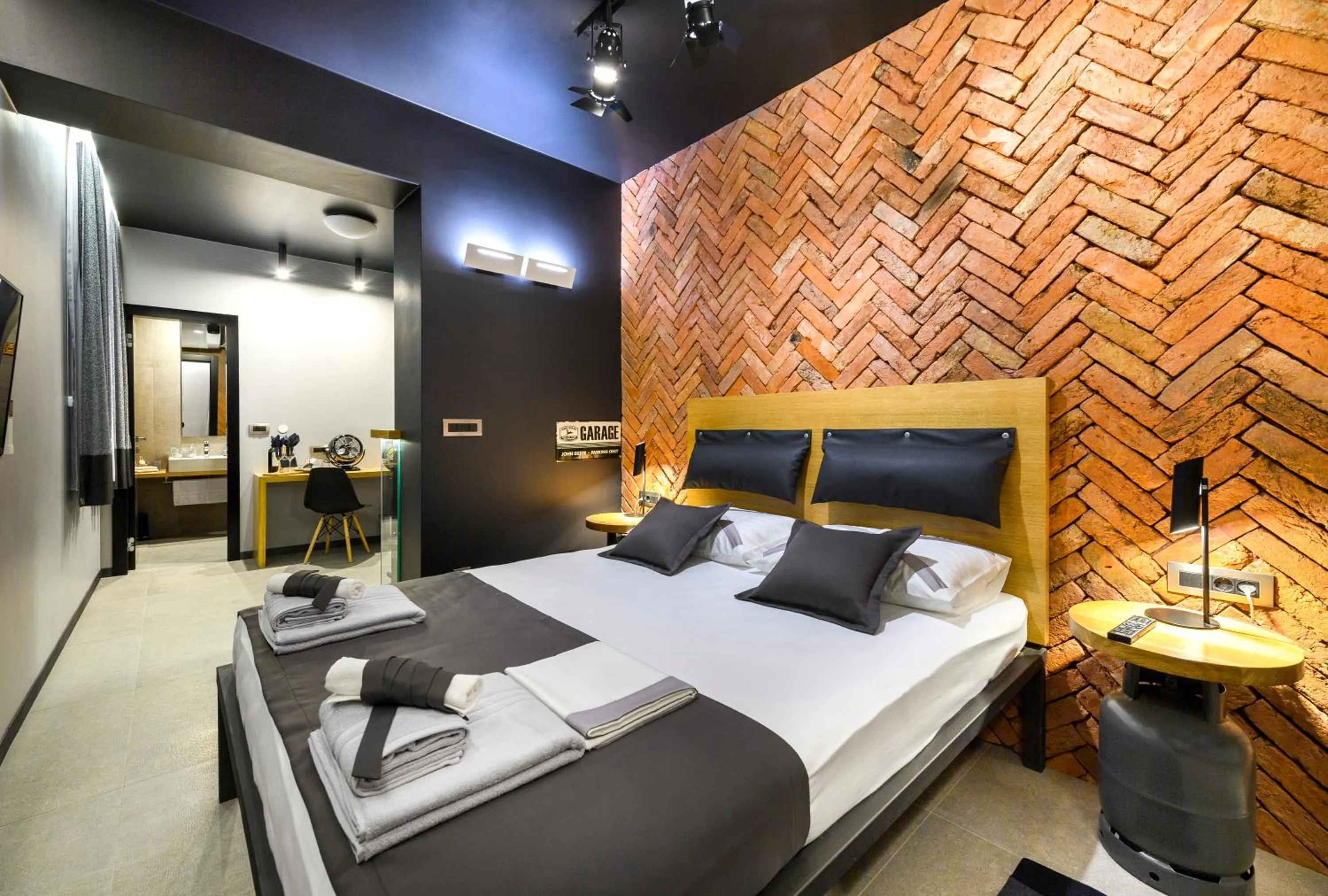 Decorative detail in Split Industrial Design Rooms