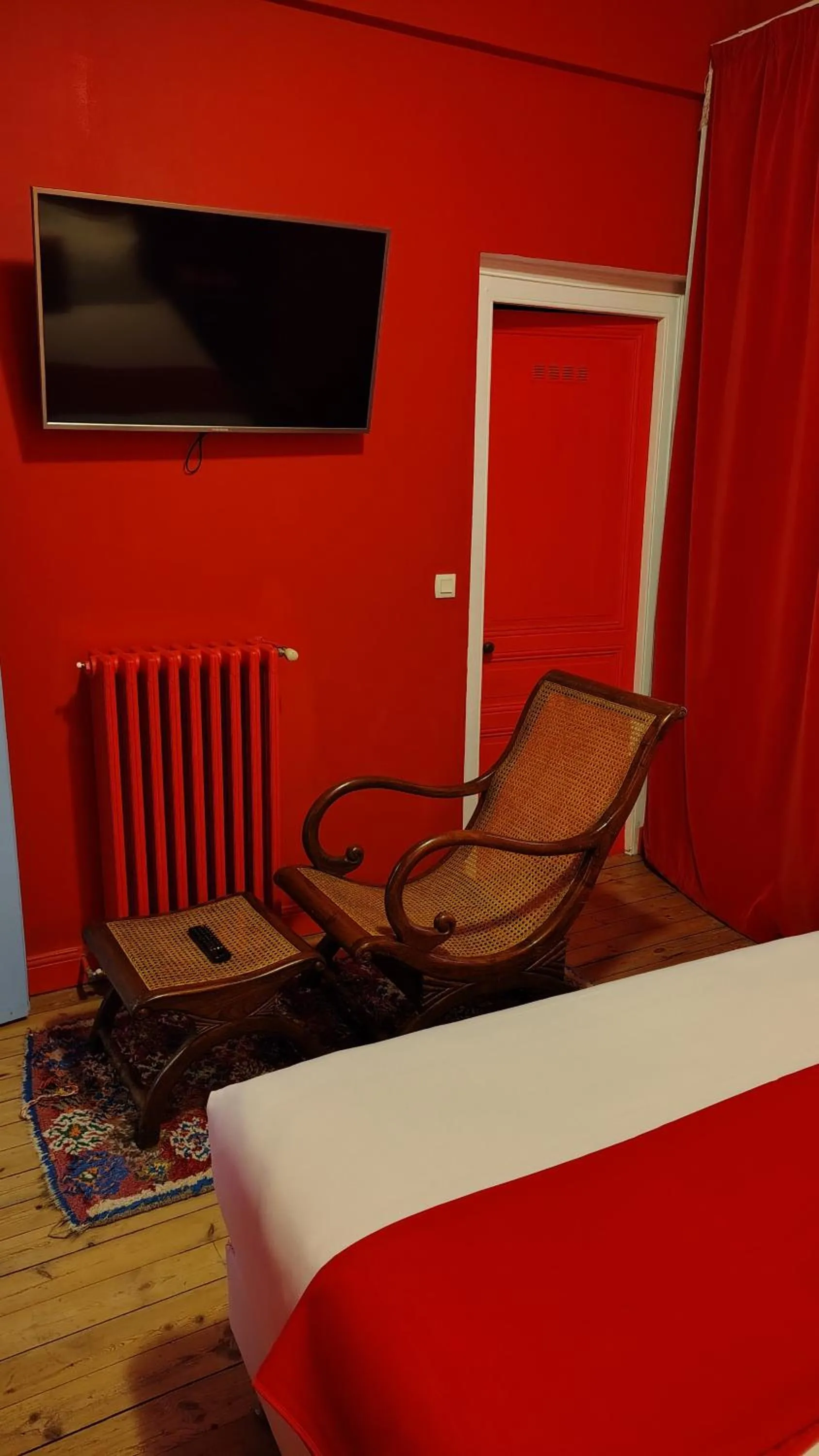 Bed in Hôtel du Palais