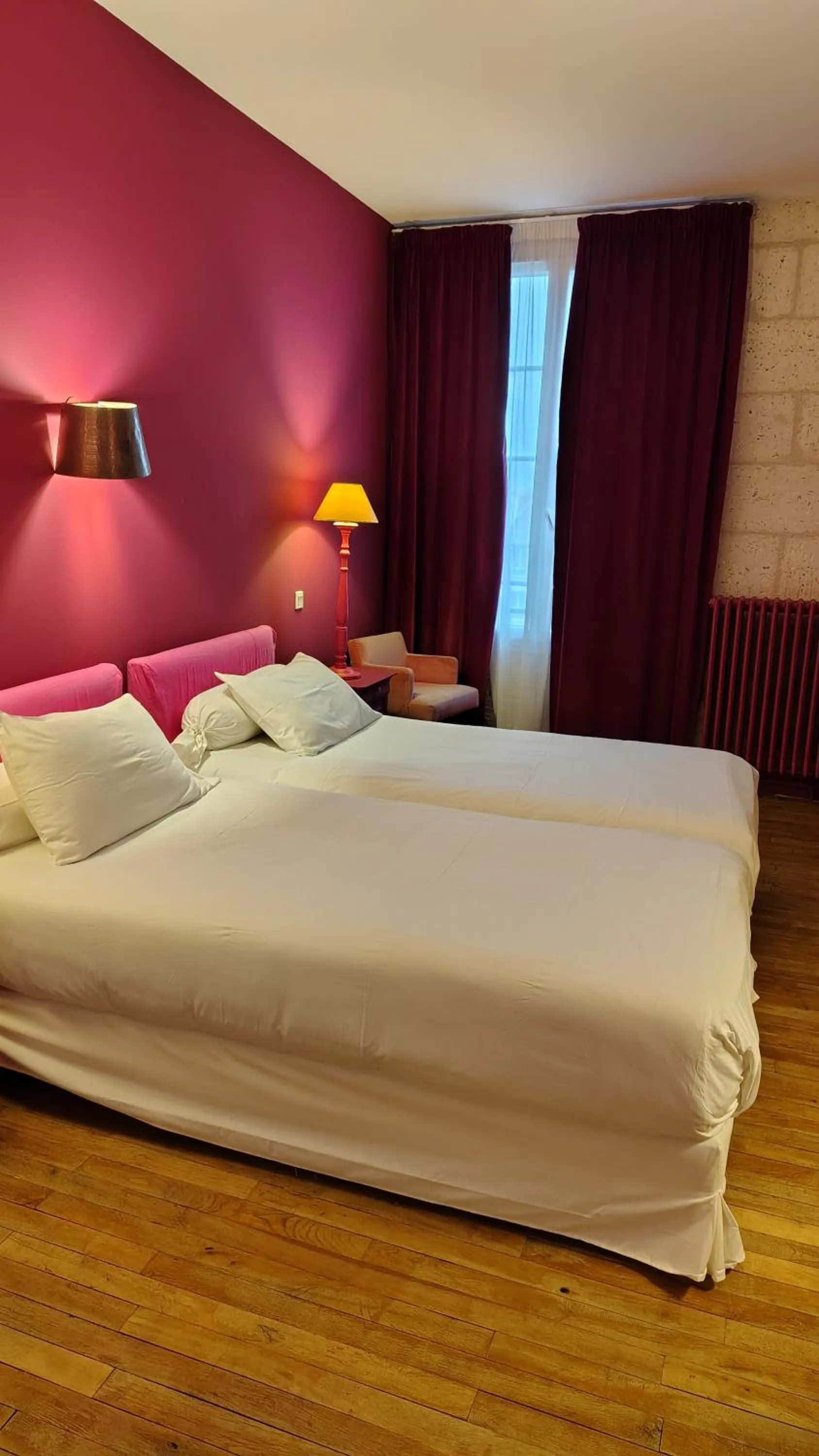 Bed in Hôtel du Palais