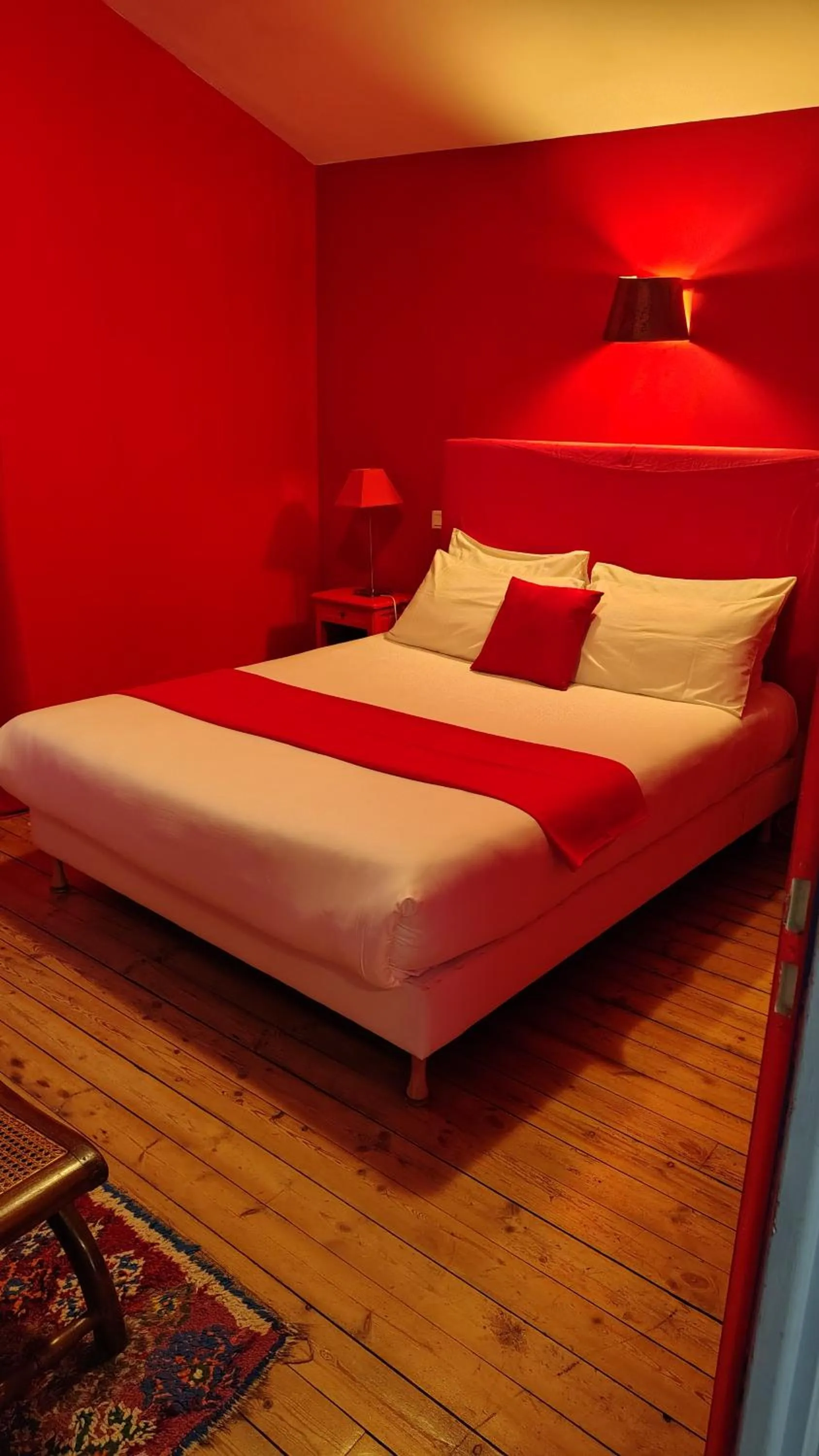 Bed in Hôtel du Palais