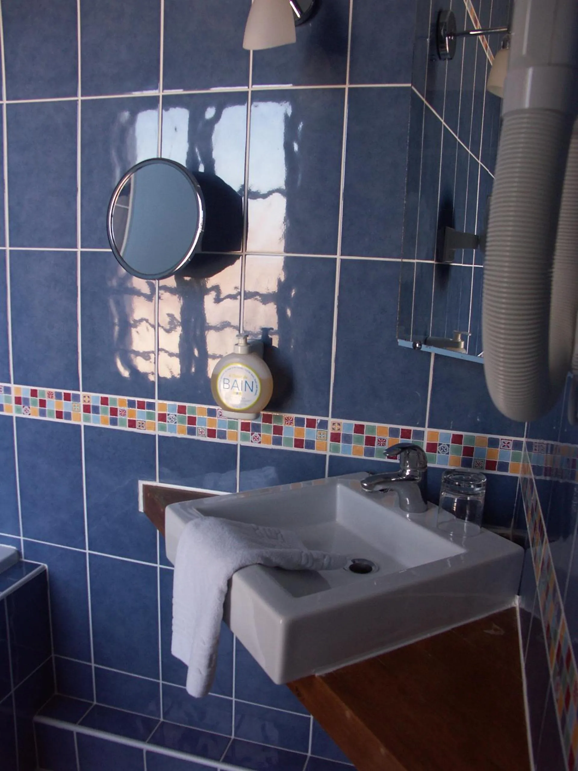 Bathroom in Hôtel du Palais