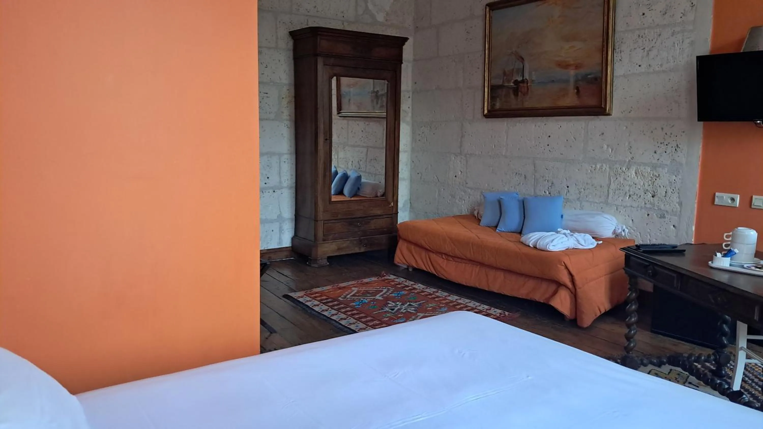 Bed in Hôtel du Palais