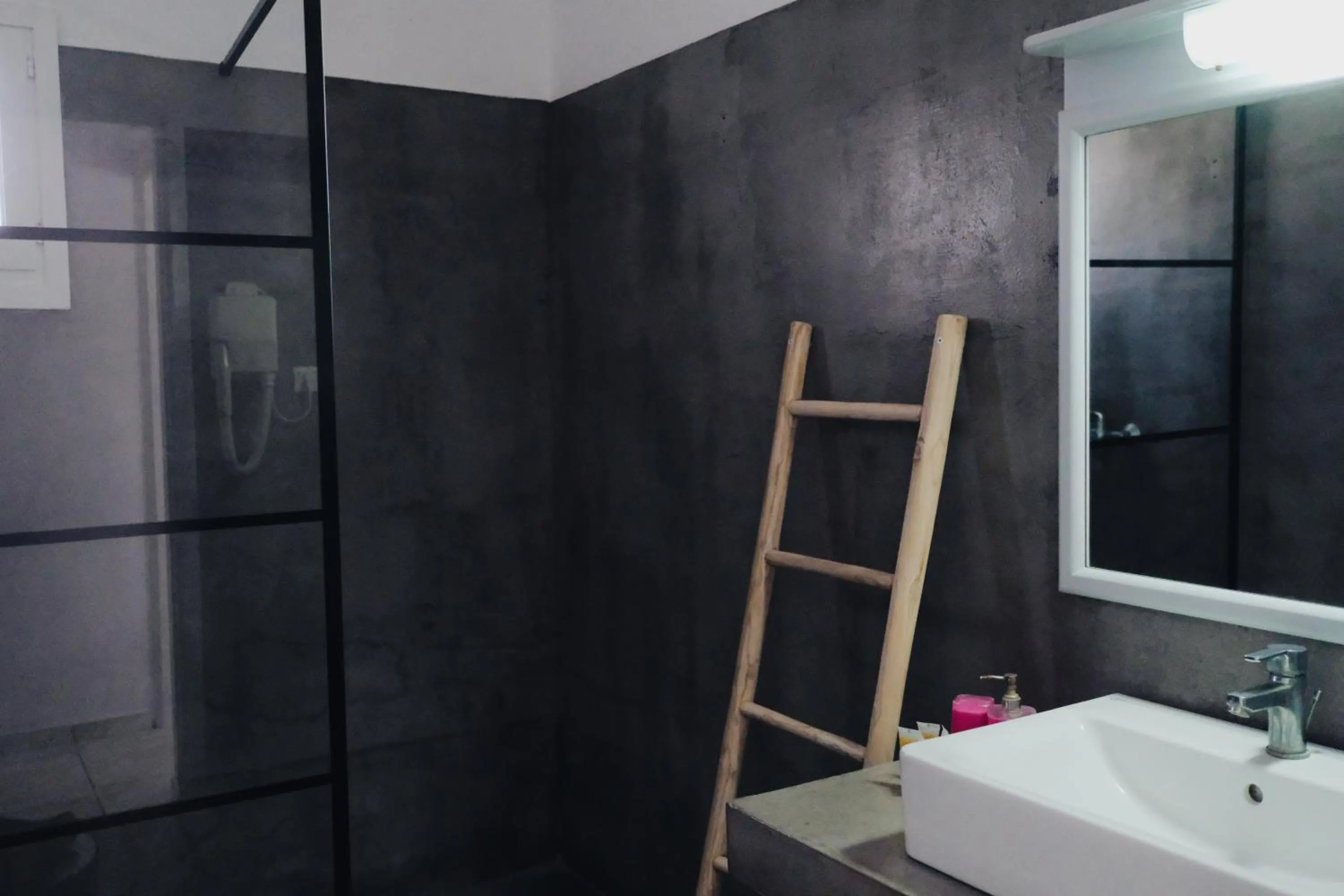 Paradise Apartments Studios