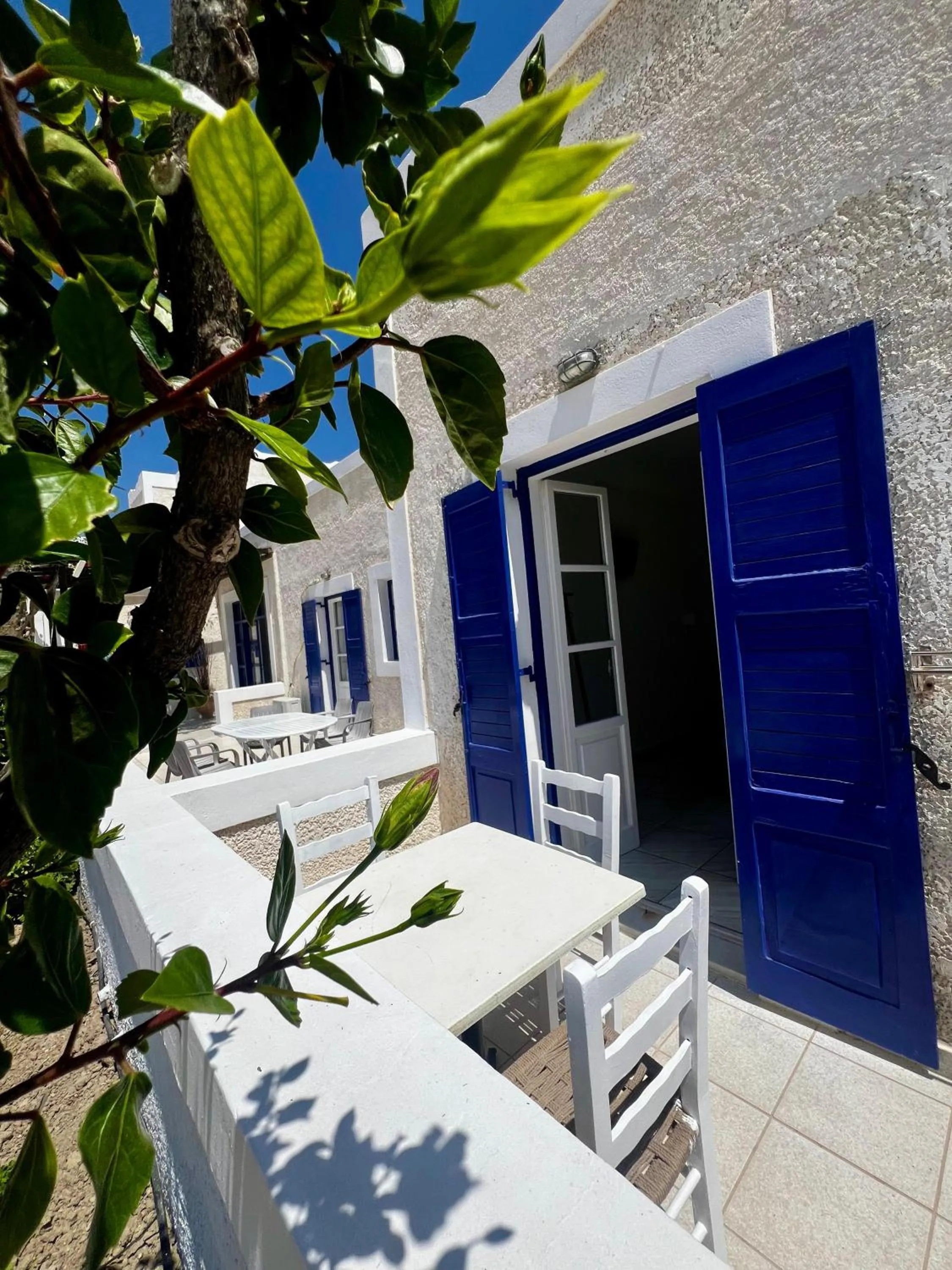 Paradise Apartments Studios