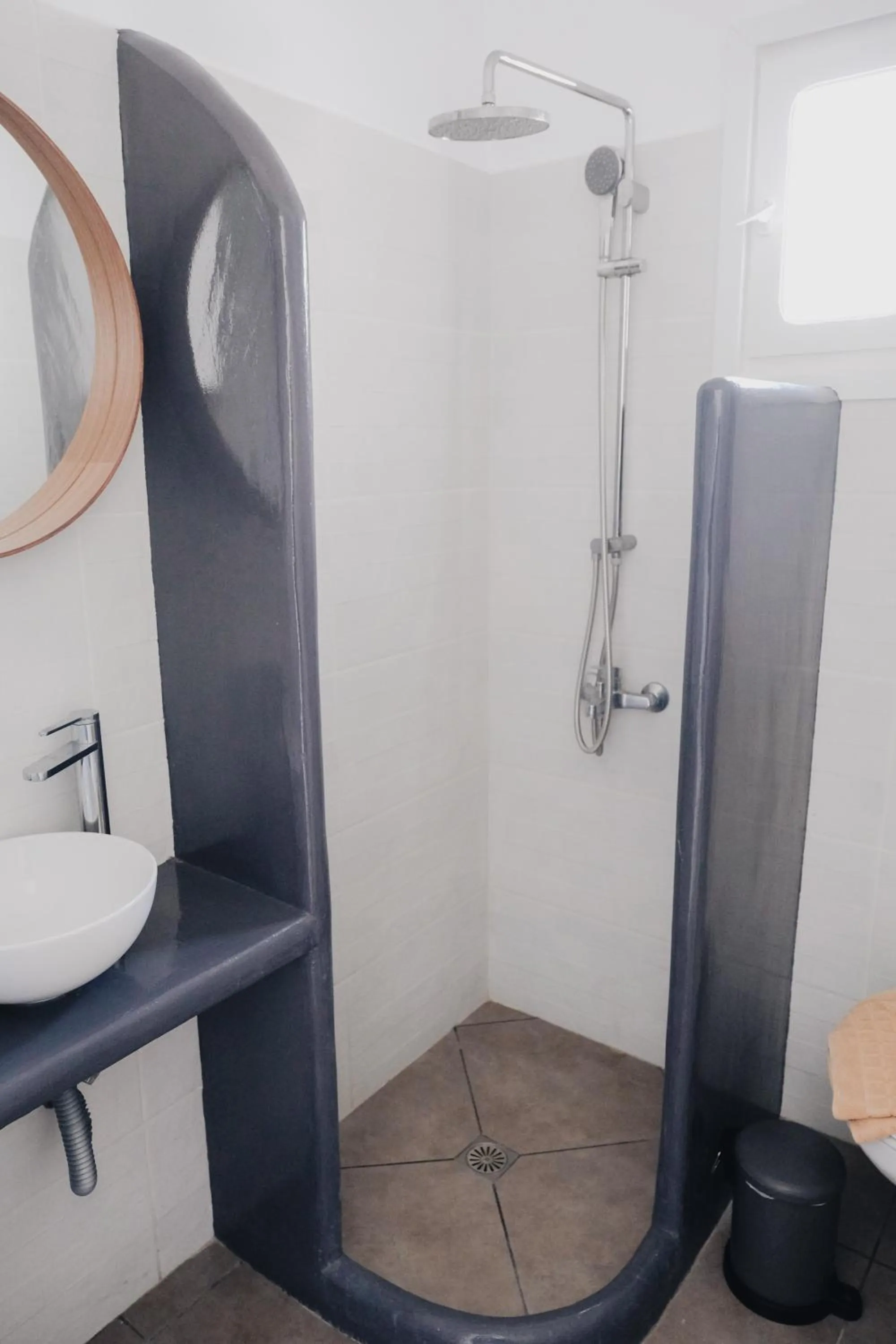 Paradise Apartments Studios