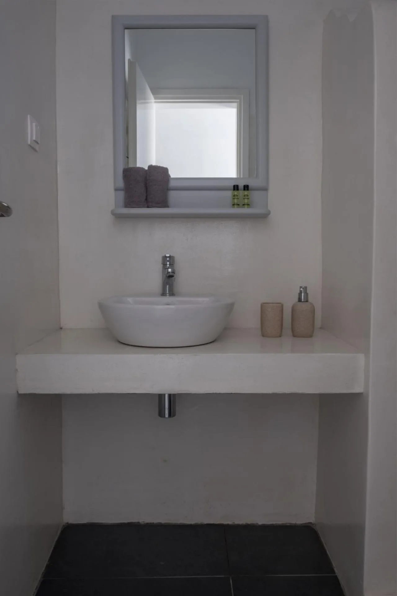 Paradise Apartments Studios