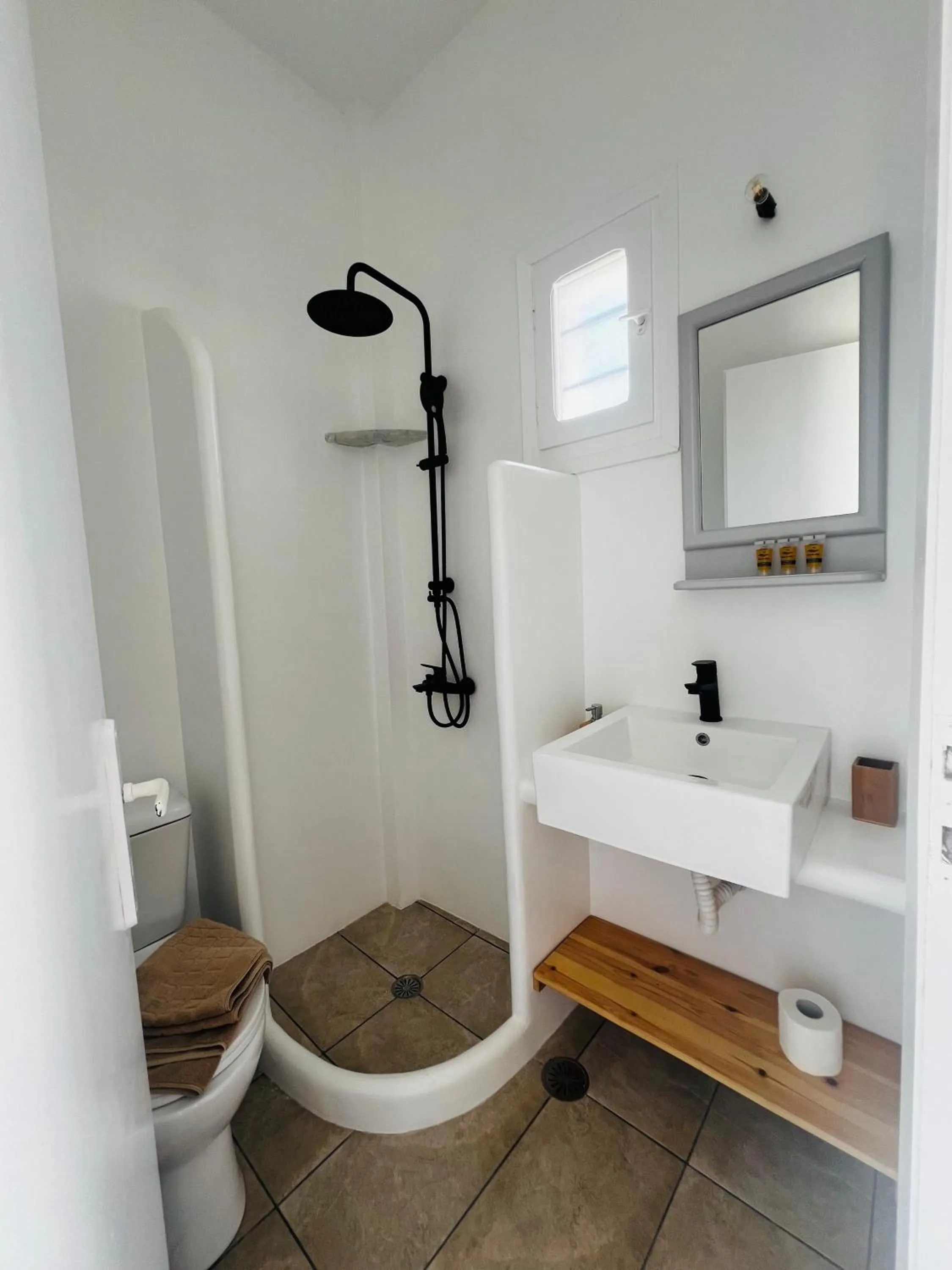 Paradise Apartments Studios