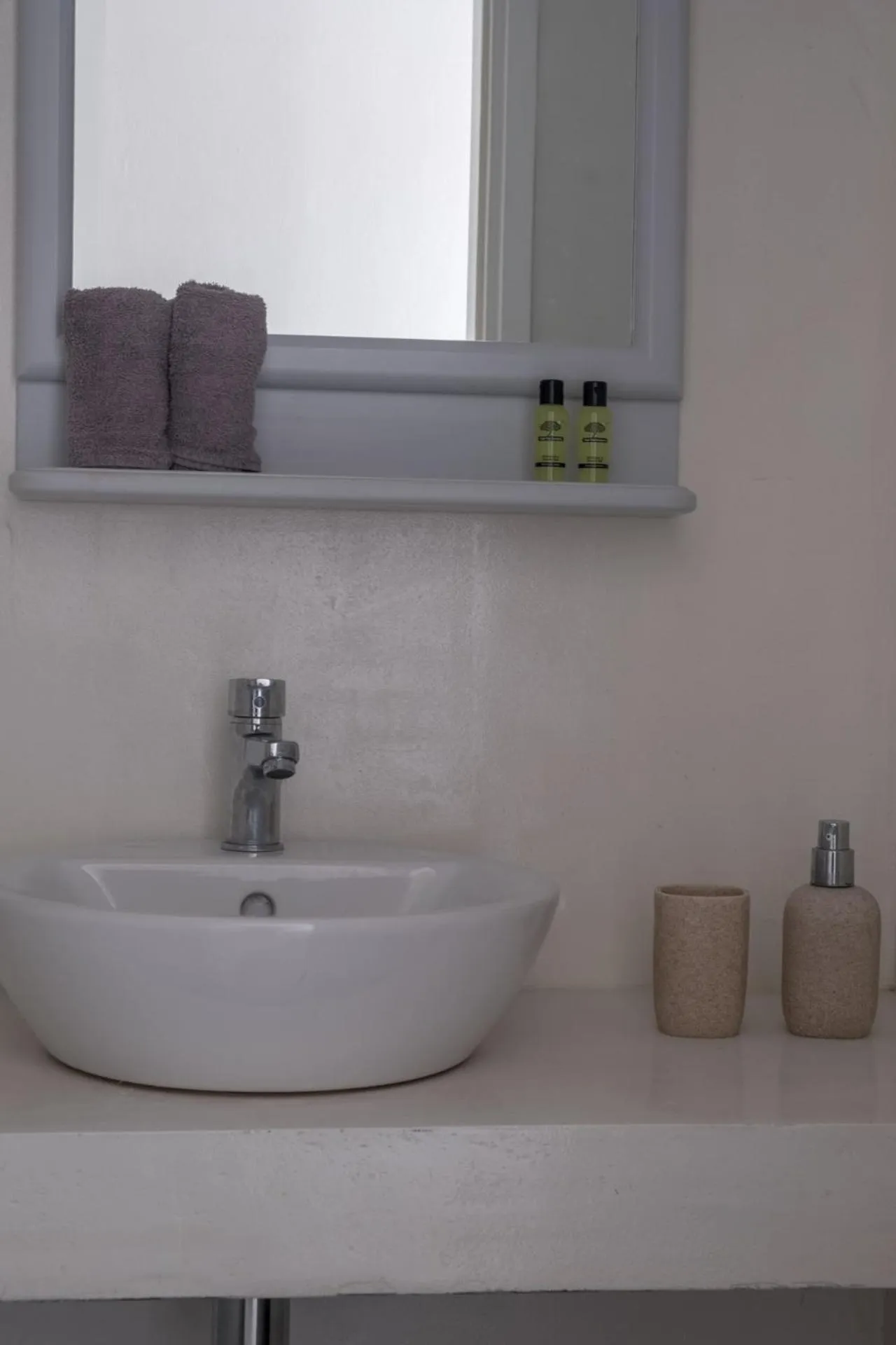 Paradise Apartments Studios