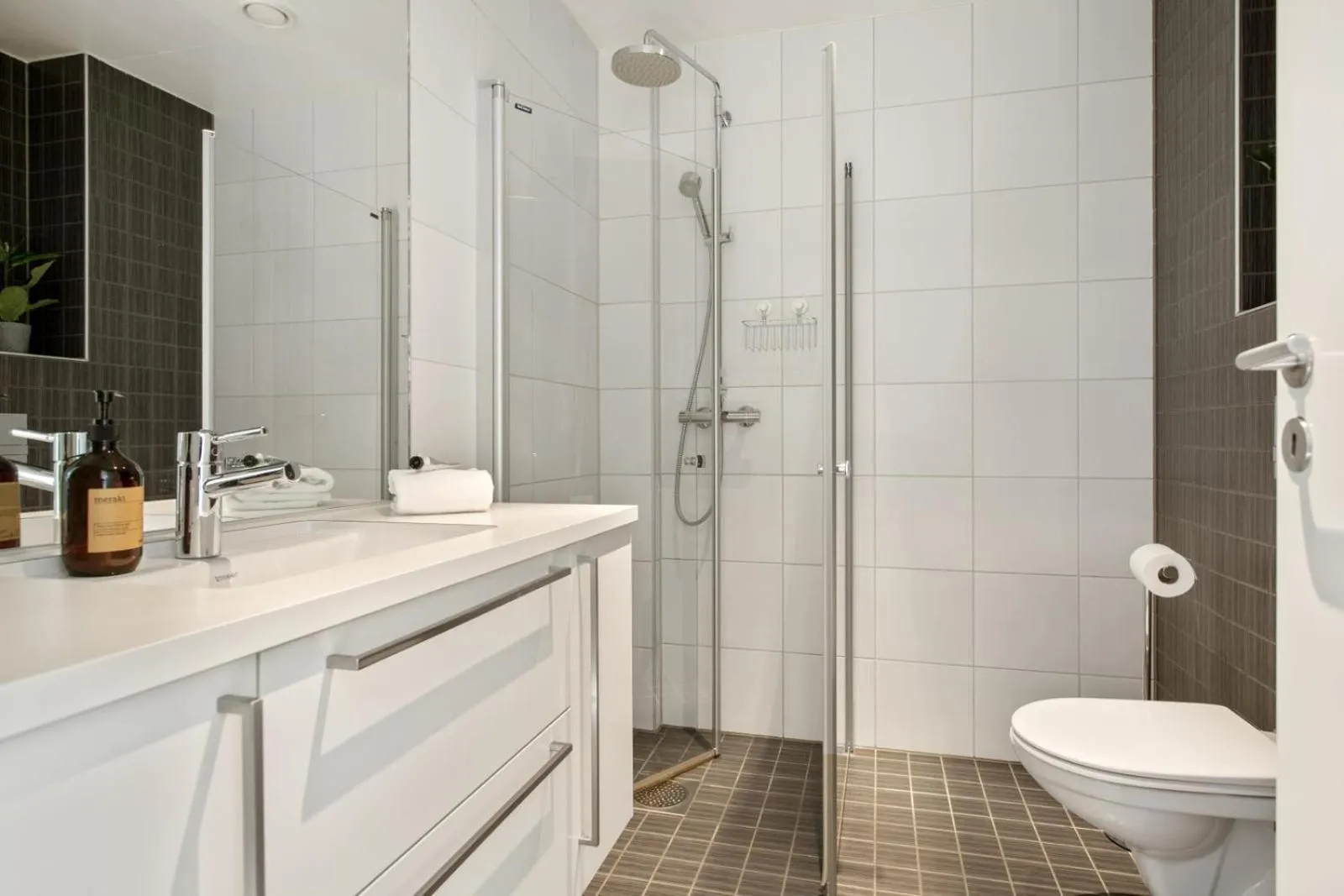 Bathroom in BJØRVIKA APARTMENTS, Opera Area, Oslo city center