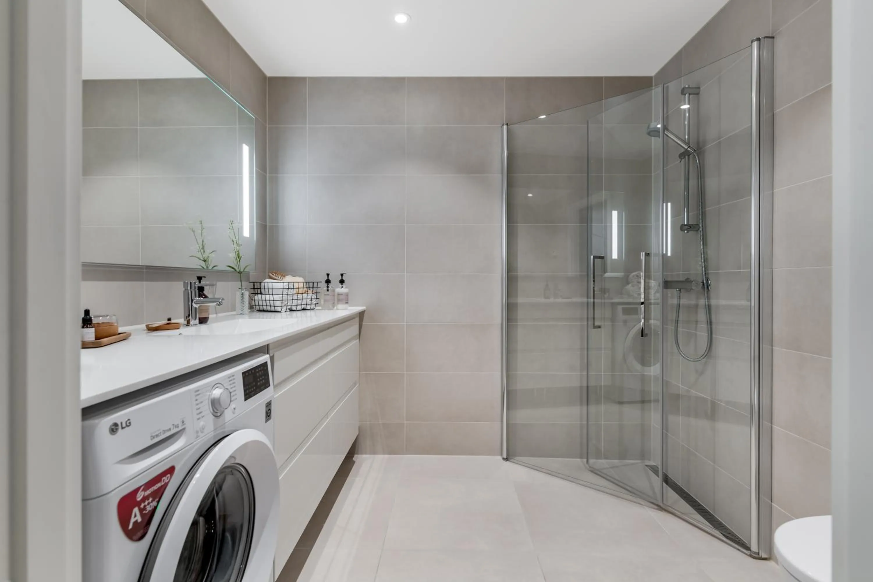 Bathroom in BJØRVIKA APARTMENTS, Opera Area, Oslo city center