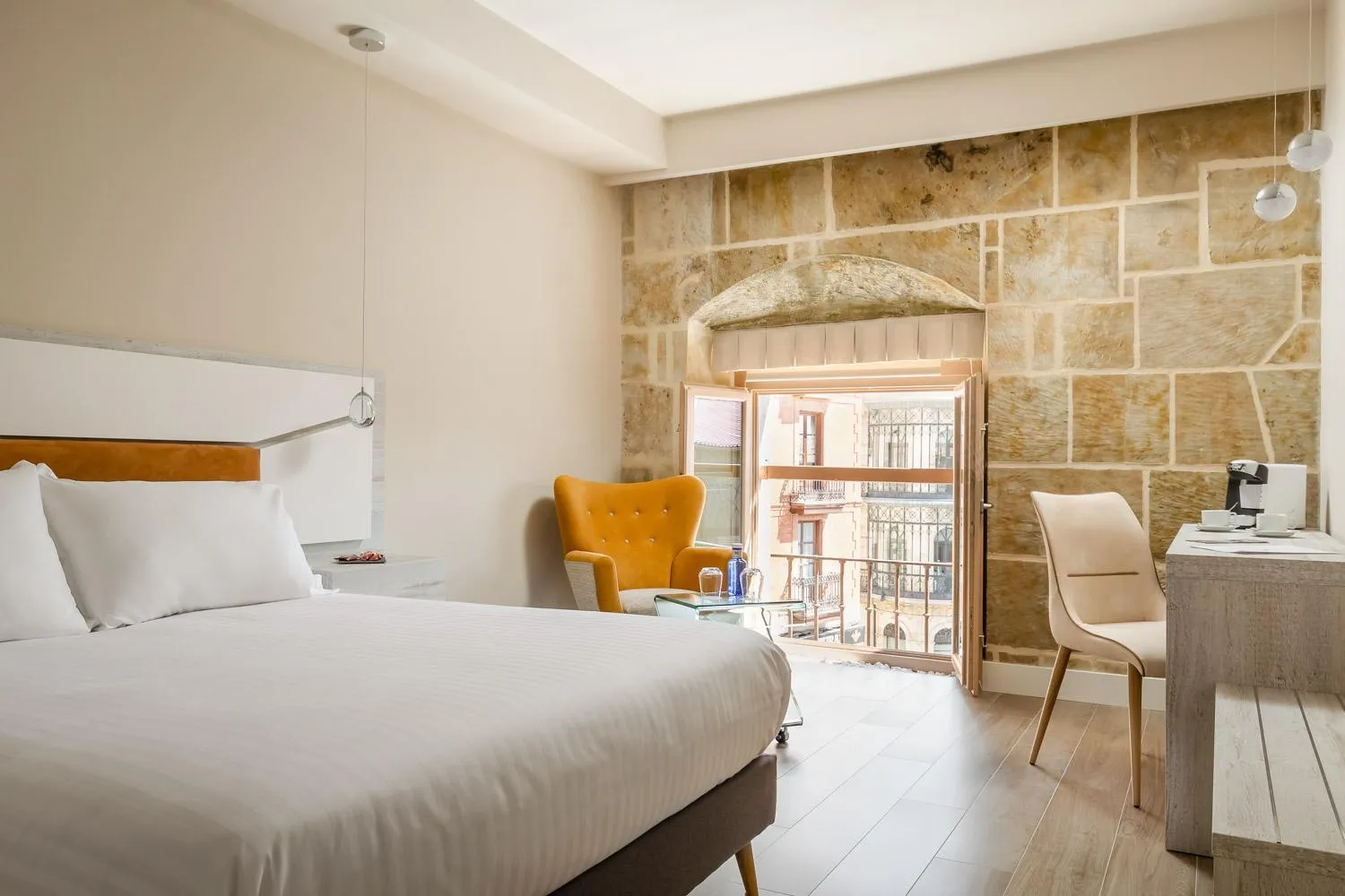 Bed in Salamanca Luxury Plaza