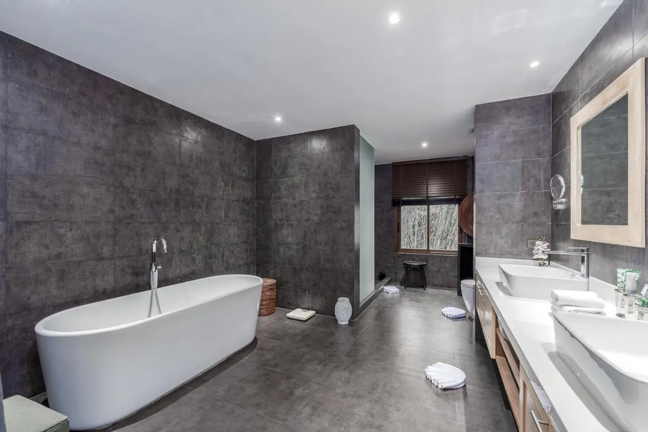 Bath in Baan Phu Prana Boutique Villa