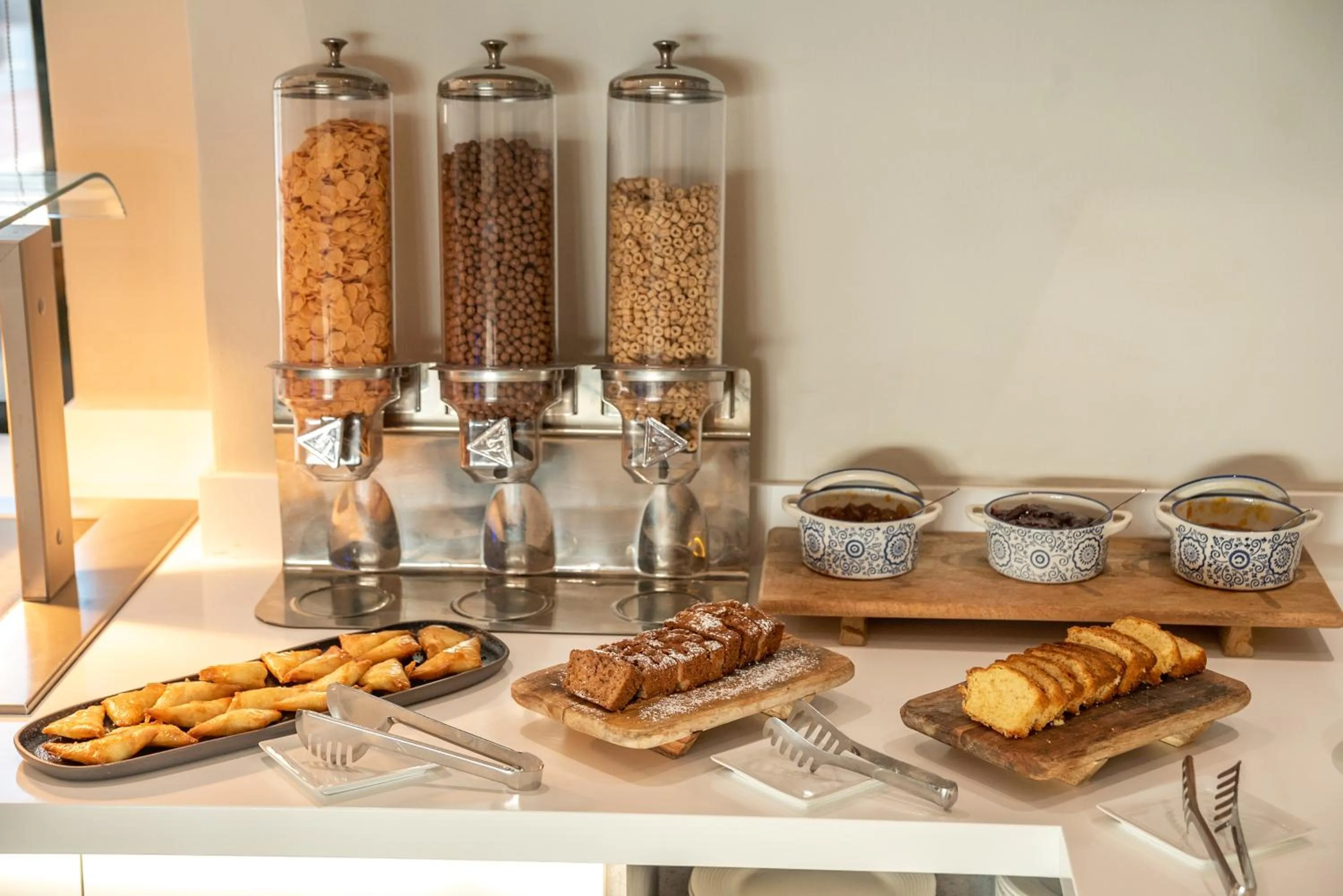 Food and drinks in Christina Beach Hotel