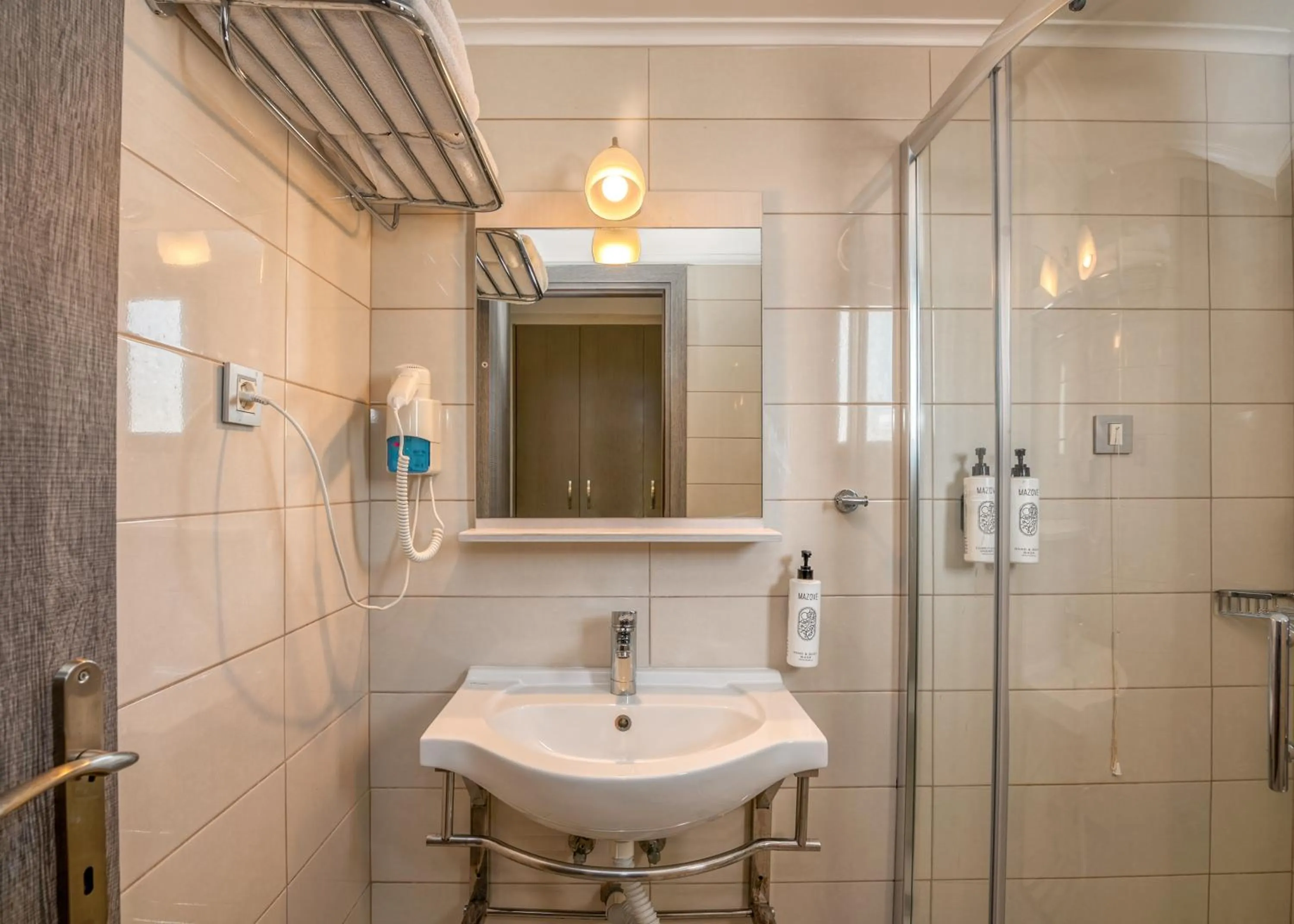 Shower in Christina Beach Hotel