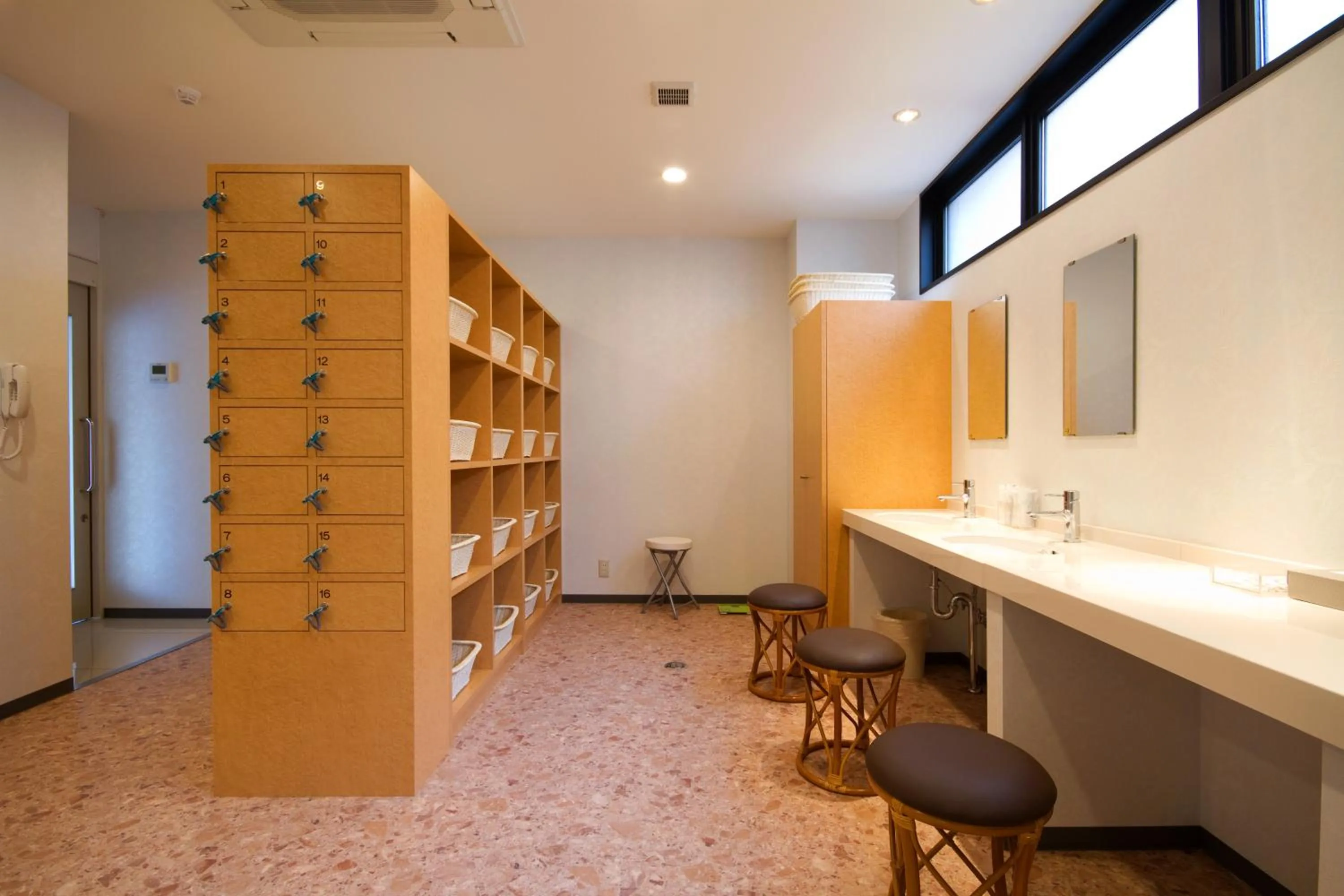 Hot Tub in Kyoto Plaza Hotel