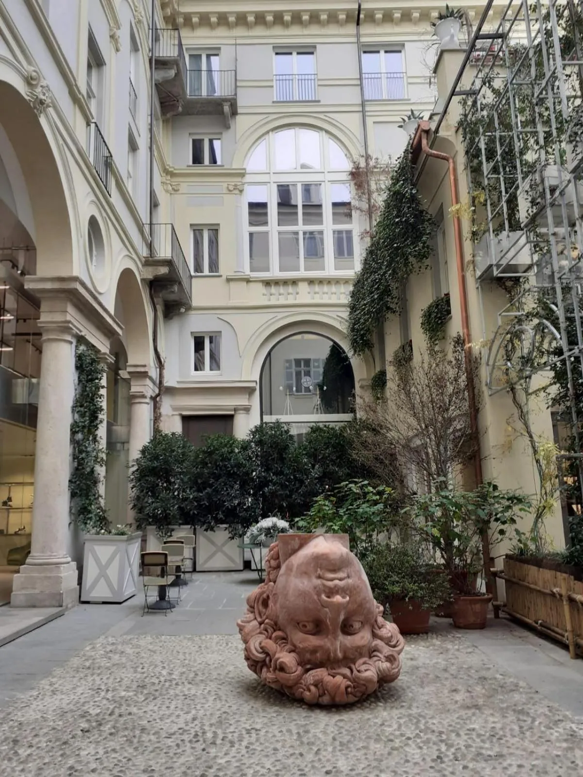 Inner courtyard view in Alloggio Fronte Egizio