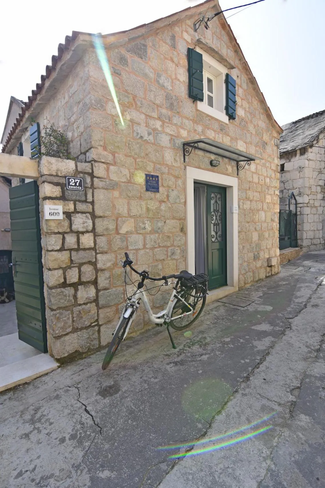 Facade/entrance in Divota Apartment Hotel