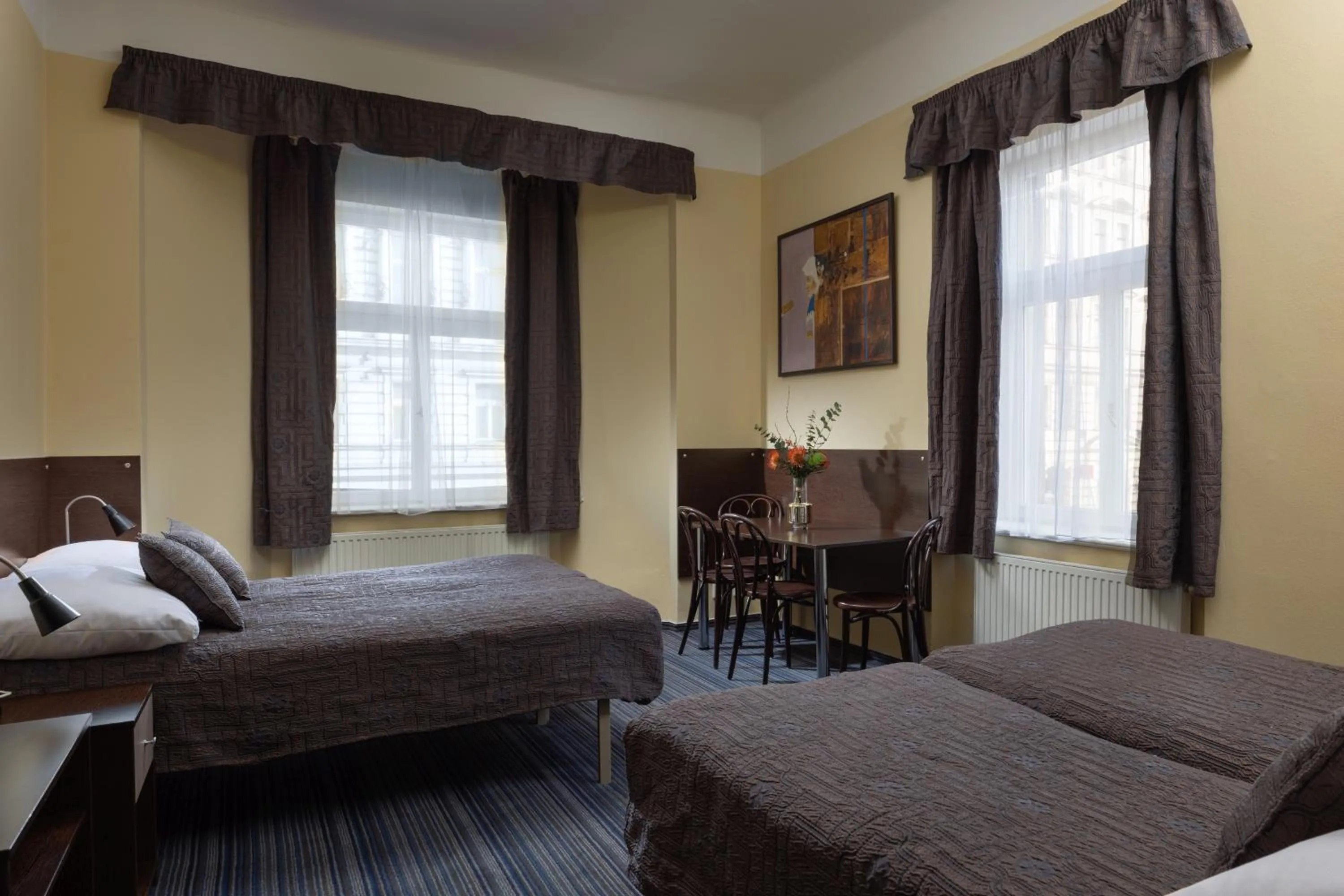 Bedroom, Bed in Anyday Apartments