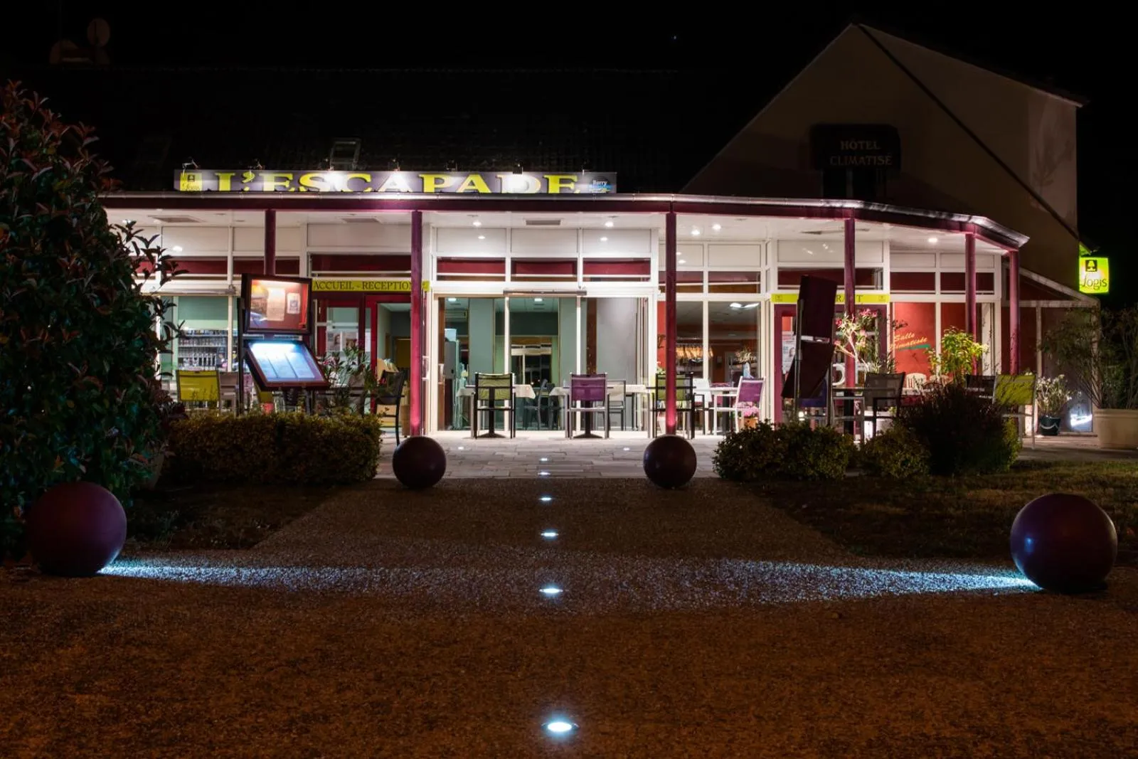 Property building in Logis Hotel Restaurant L'Escapade