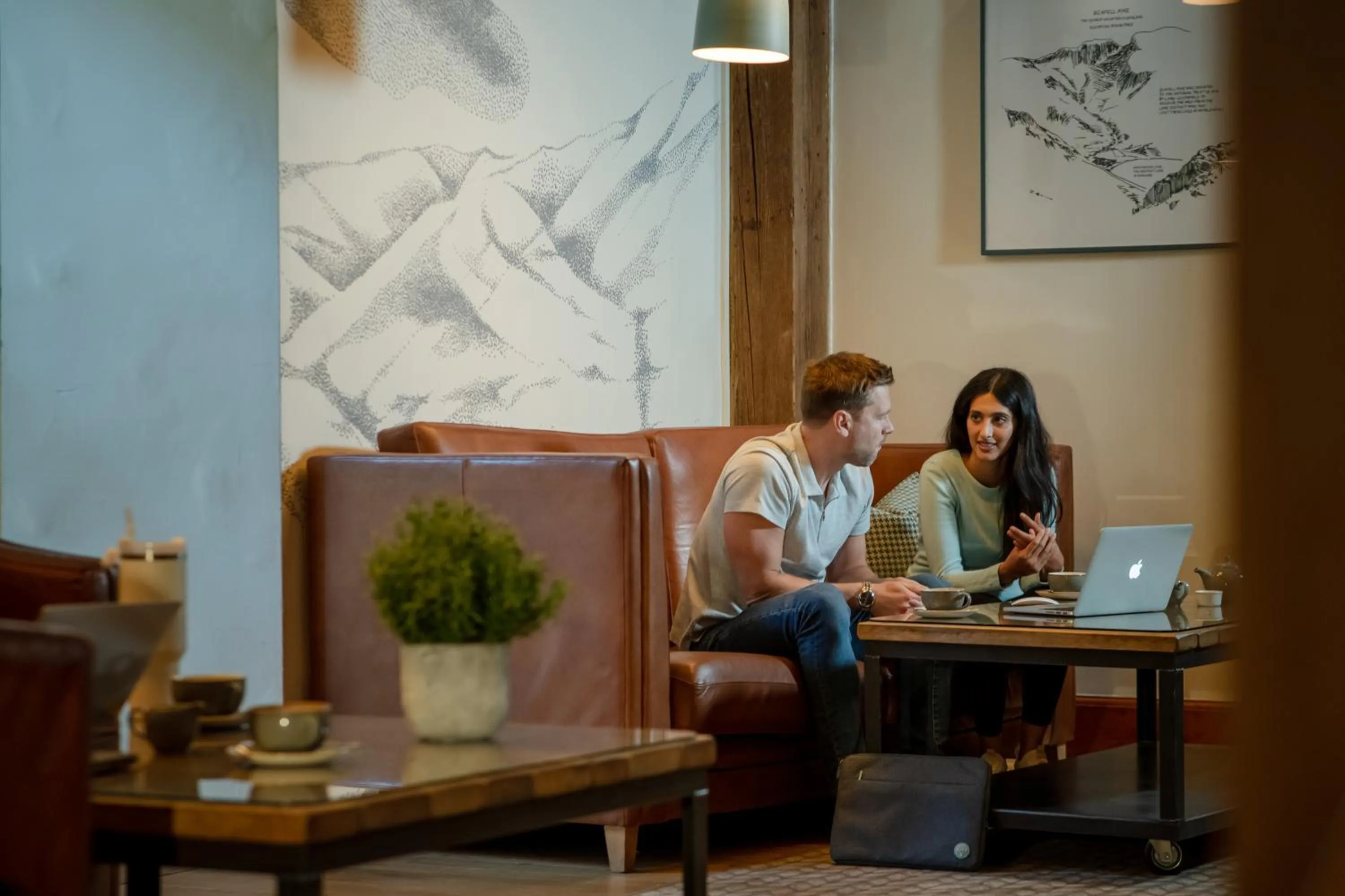 Lounge or bar in North Lakes Hotel and Spa