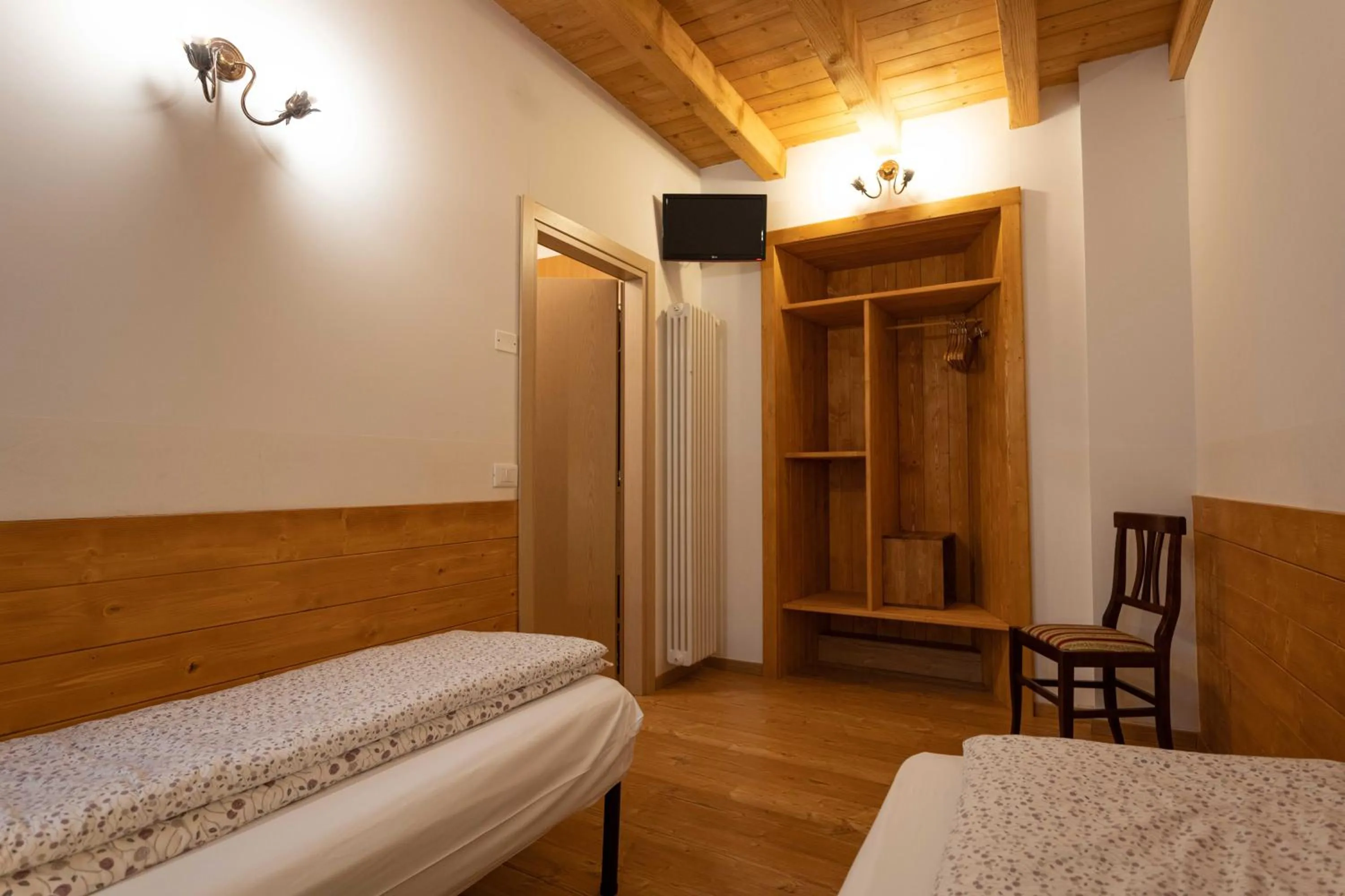 Bedroom, Bed in Alla Regia