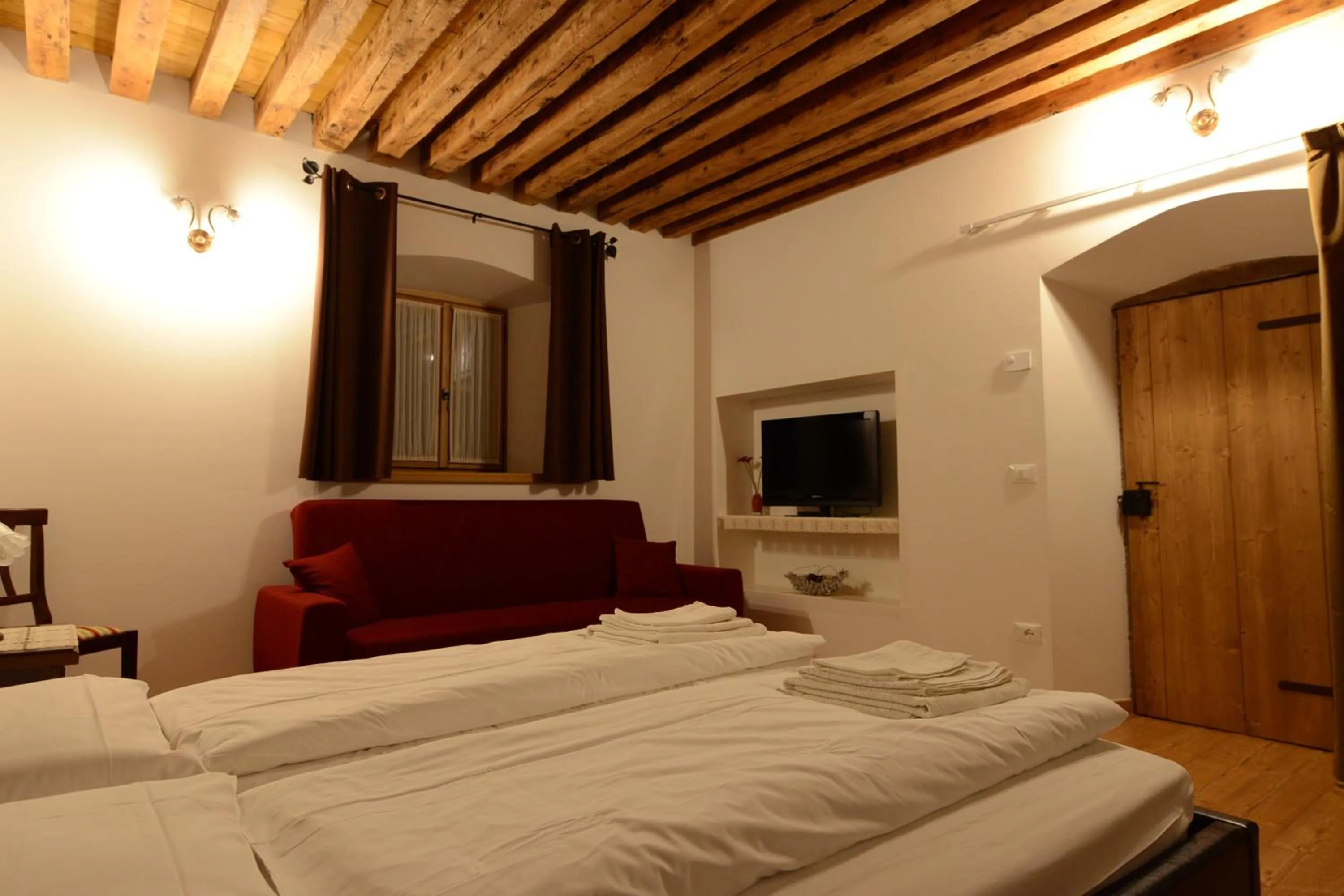 Photo of the whole room, Bed in Alla Regia