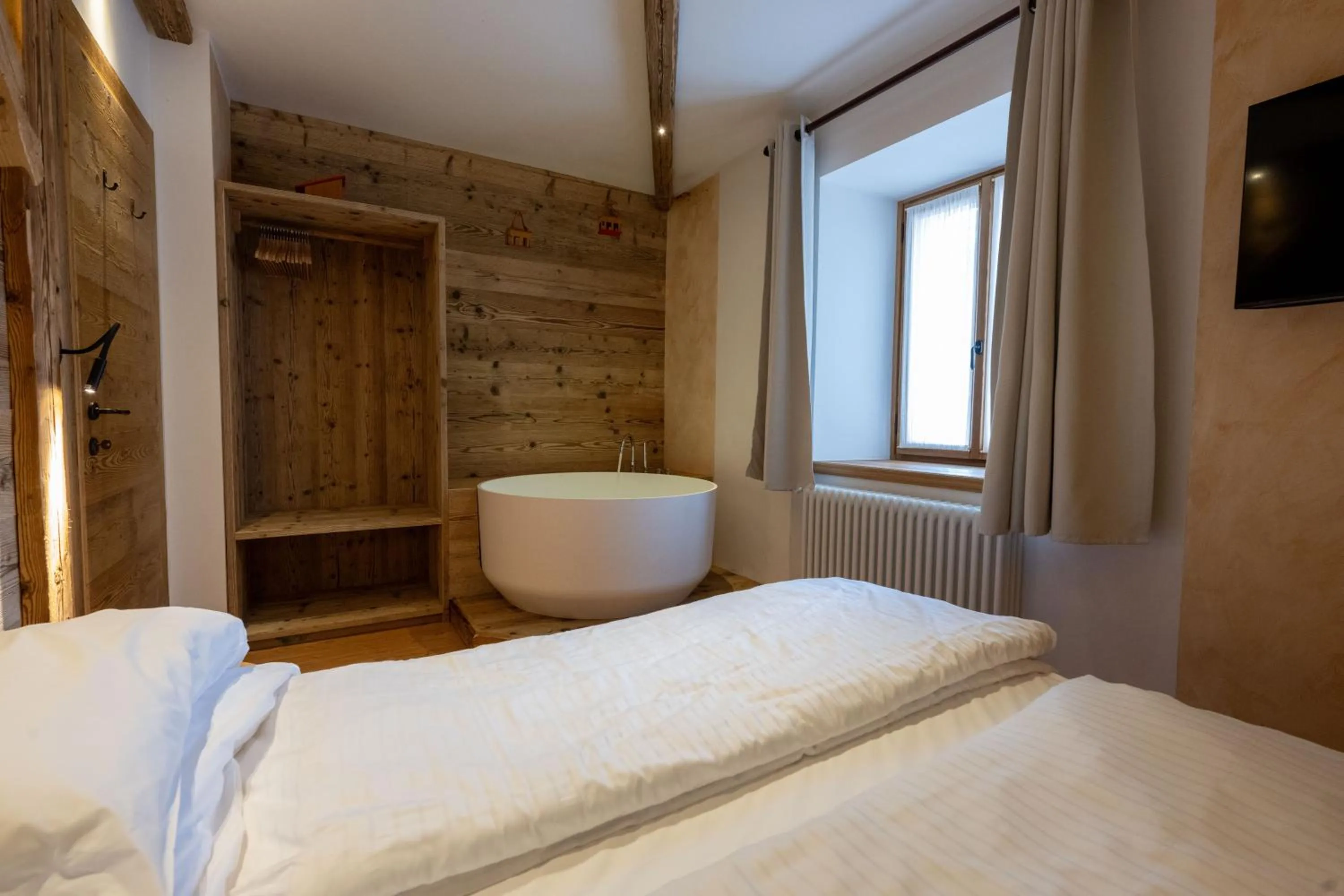 Photo of the whole room, Bed in Alla Regia