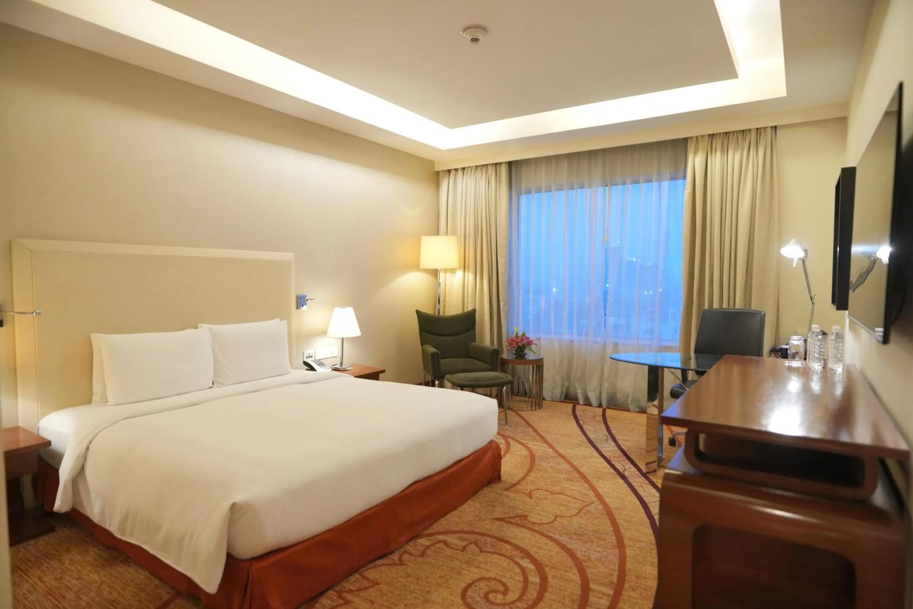 Bed in DoubleTree by Hilton Gurgaon New Delhi NCR