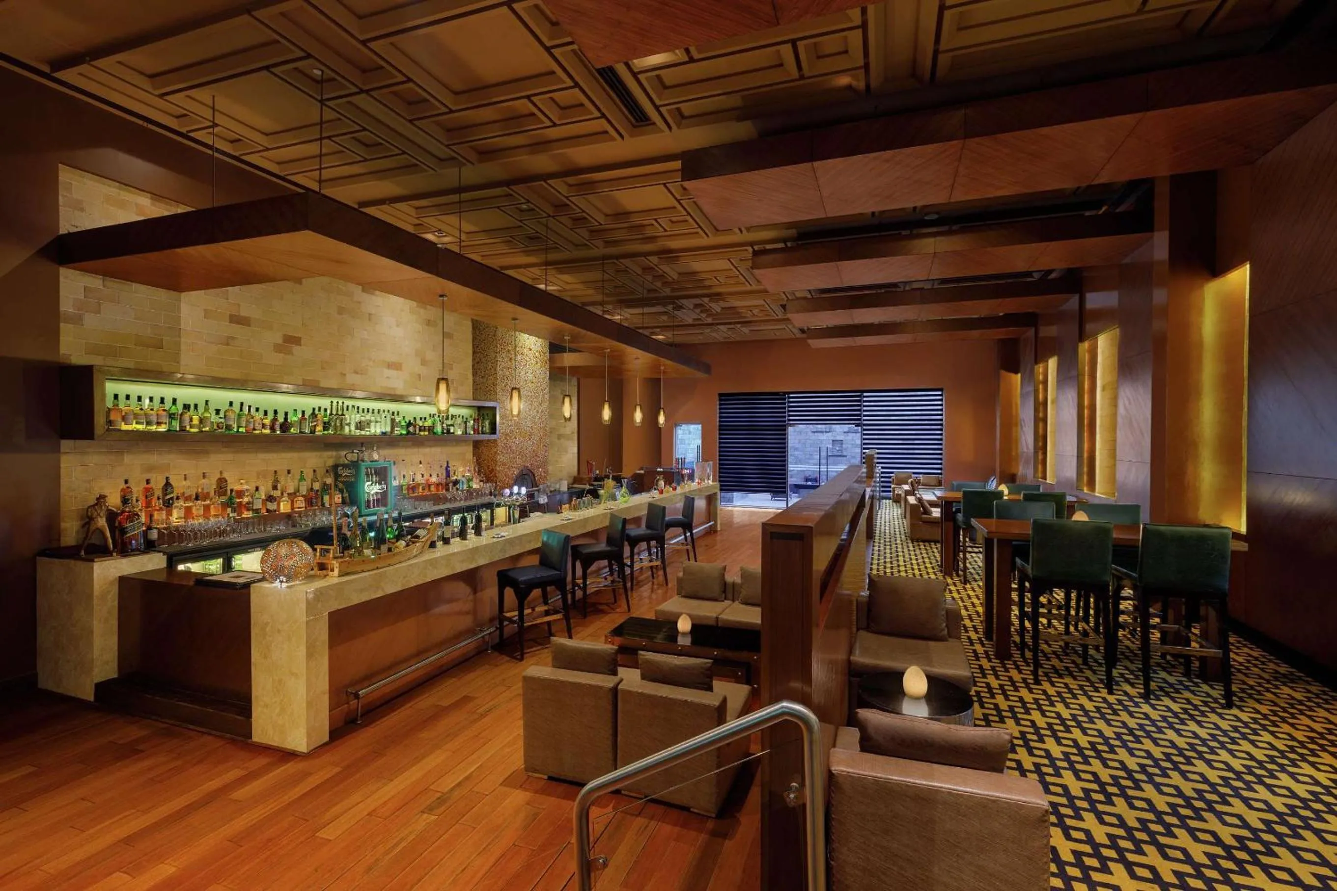 Lounge or bar in DoubleTree by Hilton Gurgaon New Delhi NCR