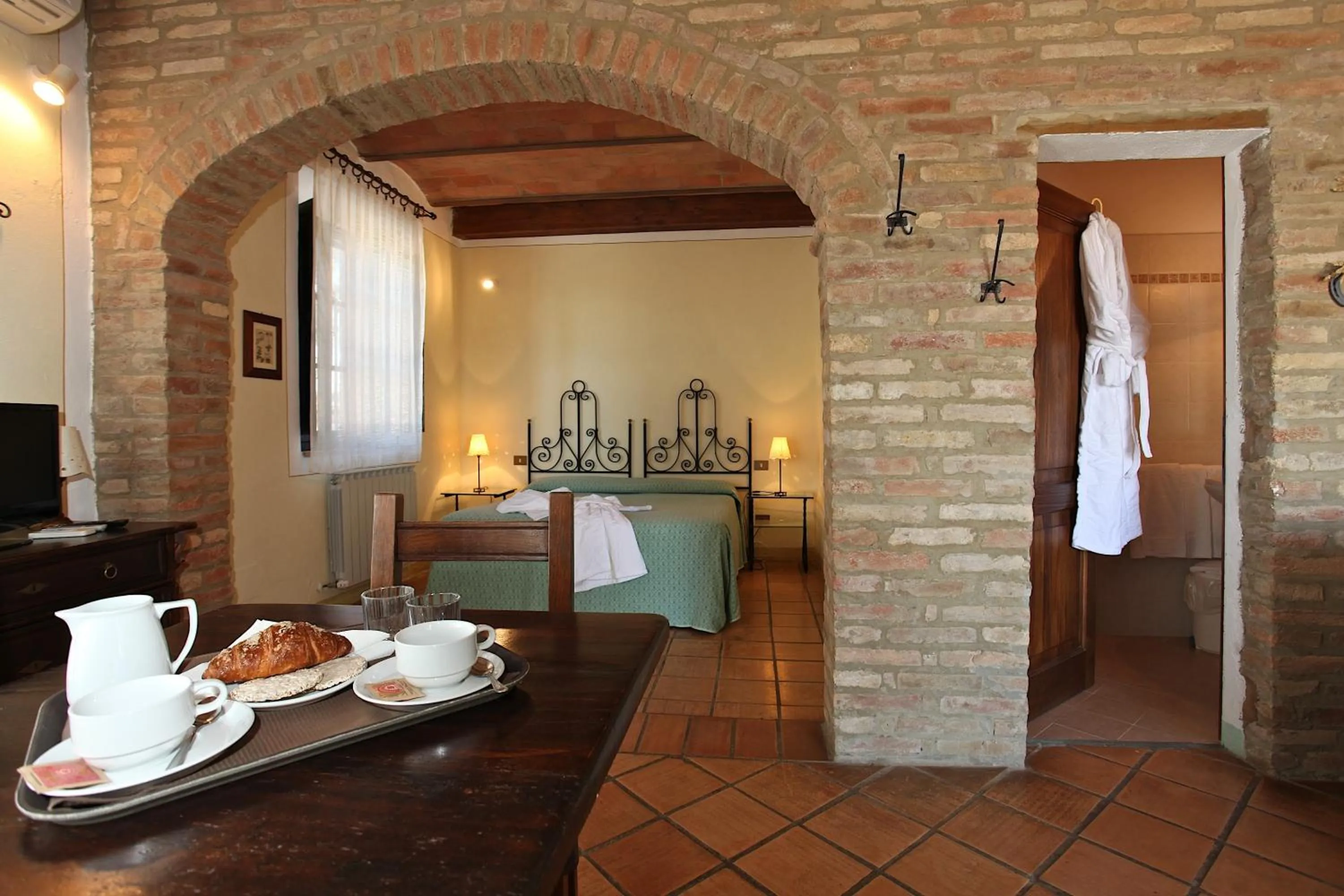 Decorative detail, Bed in Fattoria Pieve a Salti