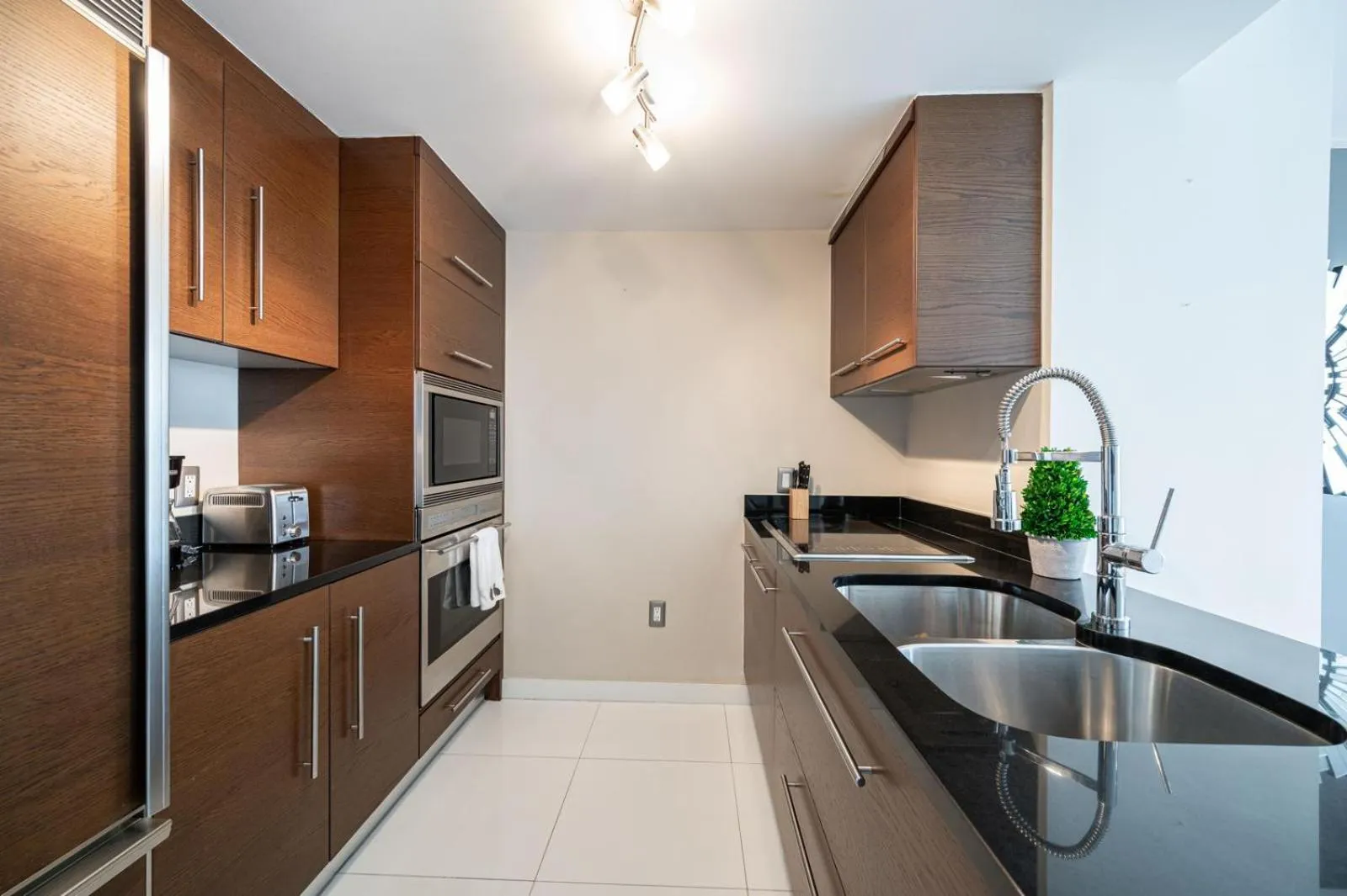 Kitchen or kitchenette in ICON Brickell residences