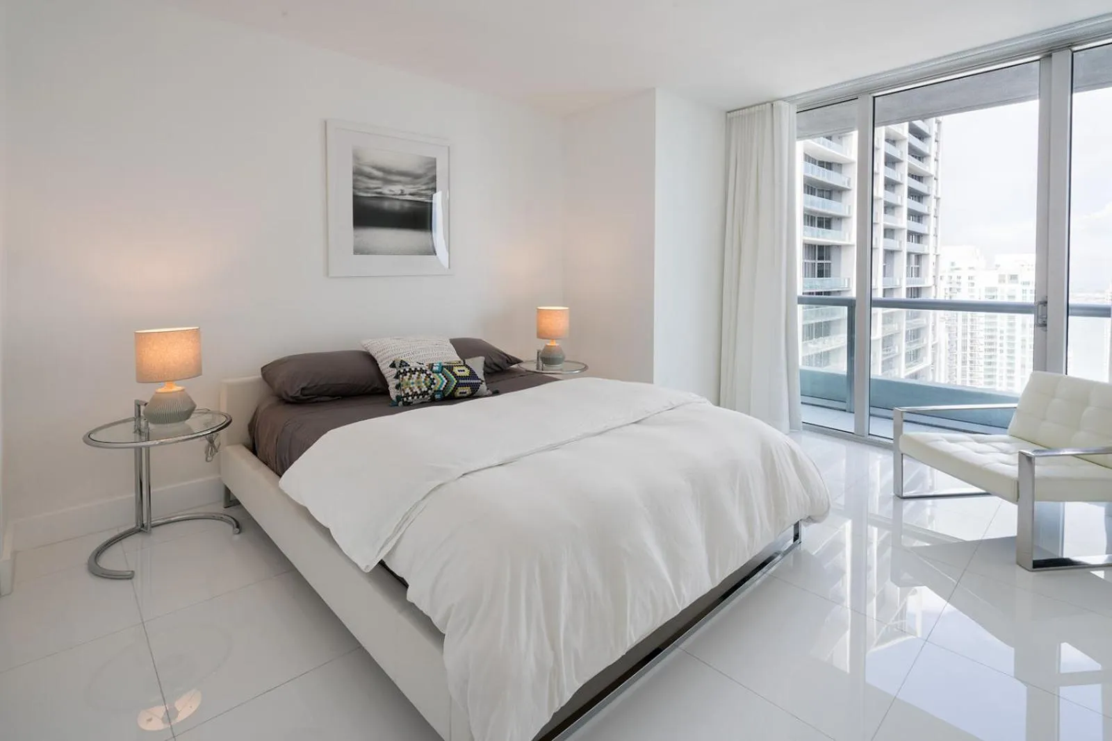 Bedroom, Bed in ICON Brickell residences